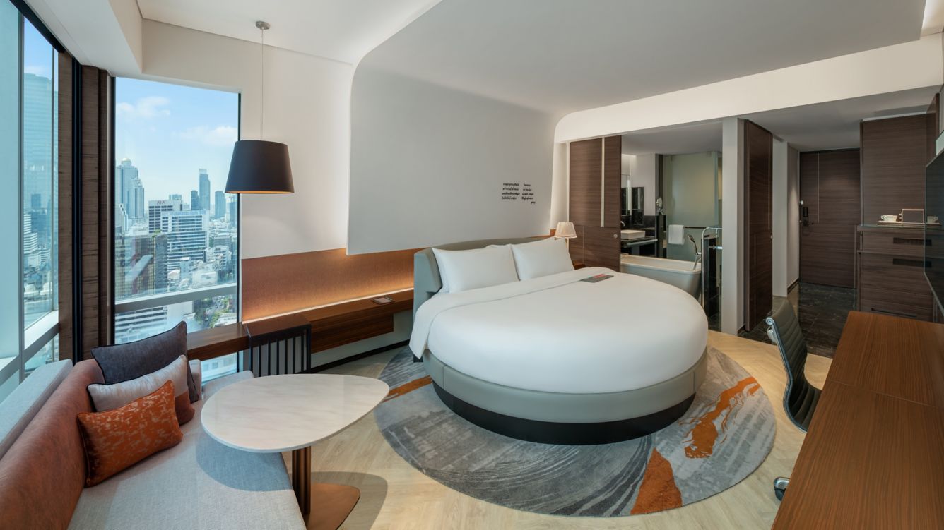 Le Meridien Bangkok Executive King Guestroom