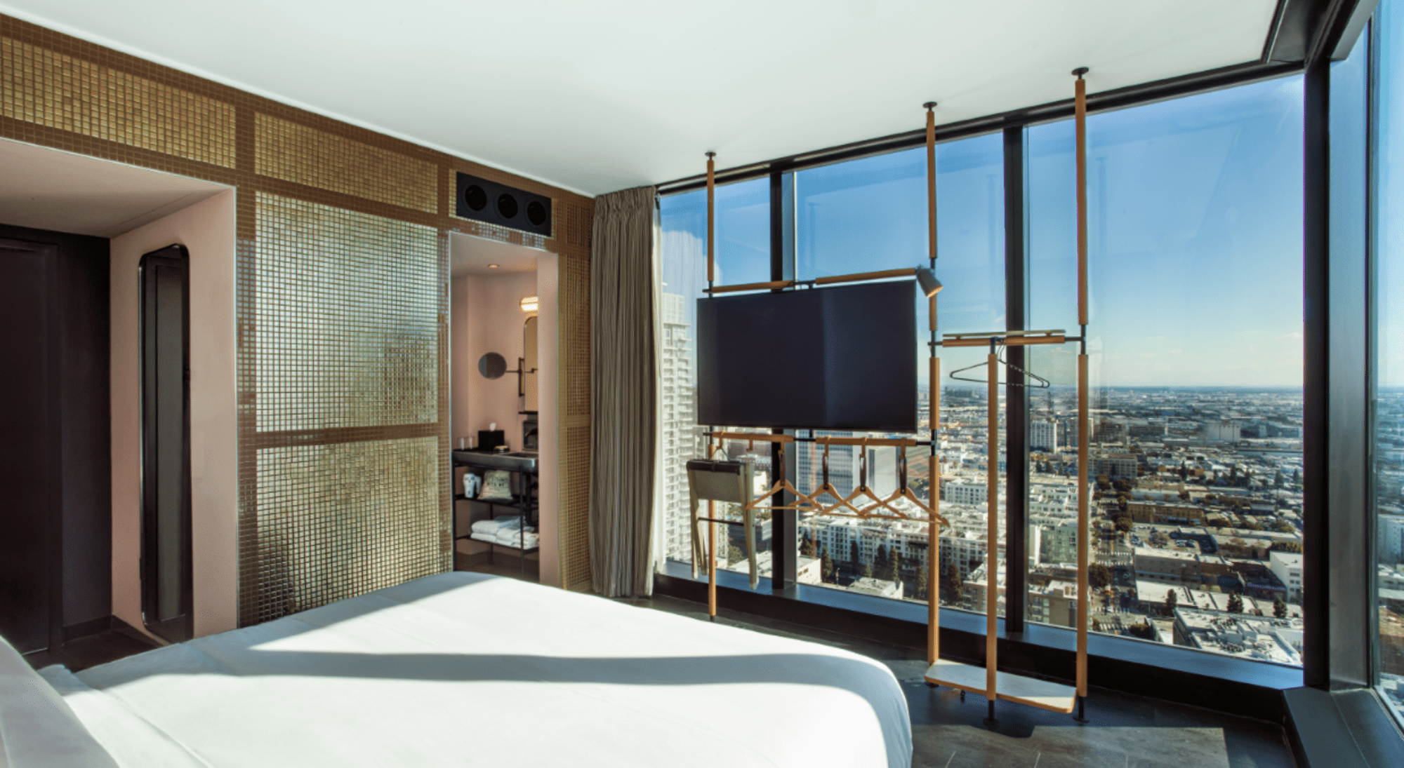 Moxy DTLA guestroom