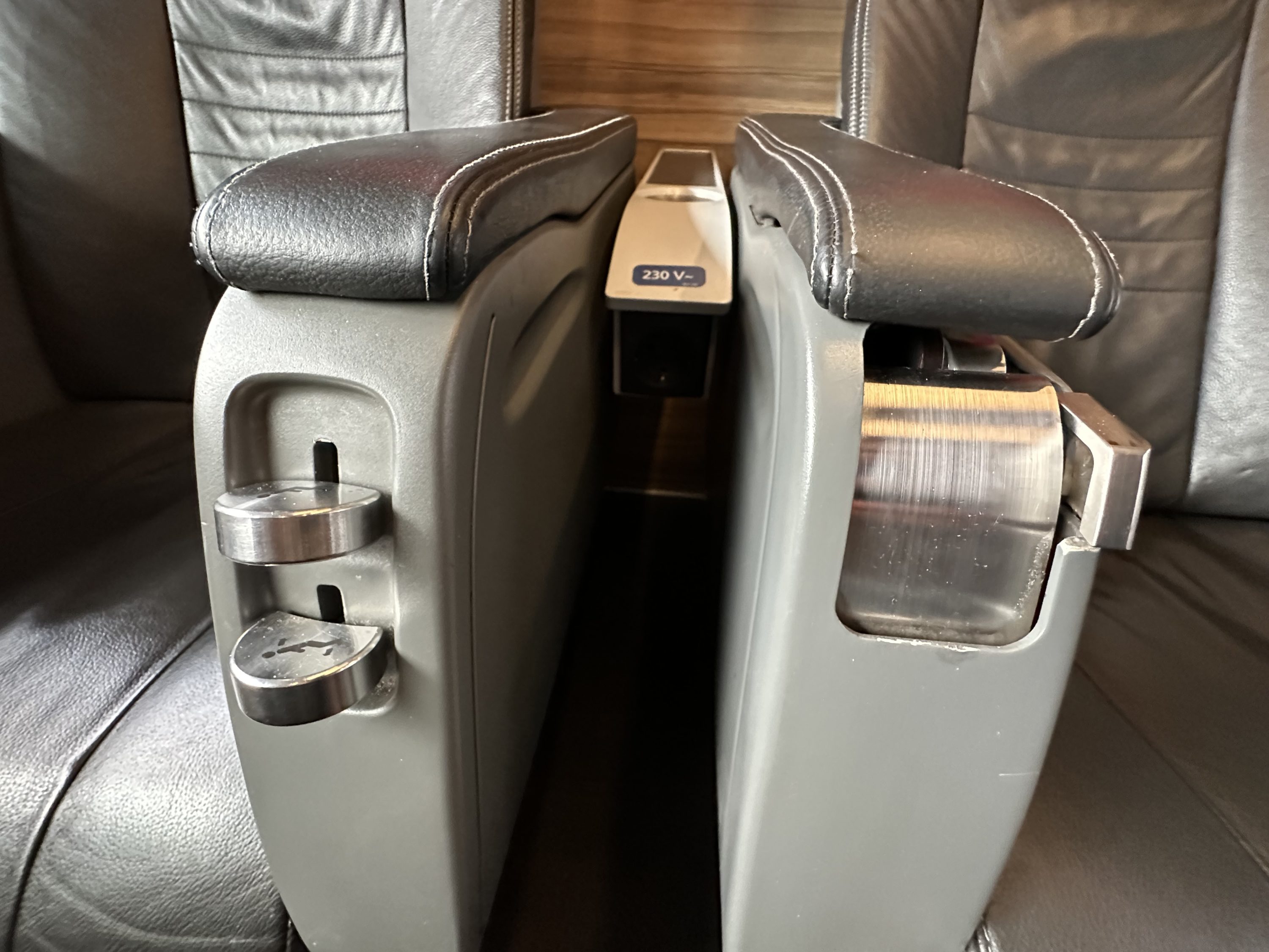 OBB Railjet Business Class Seat Controls