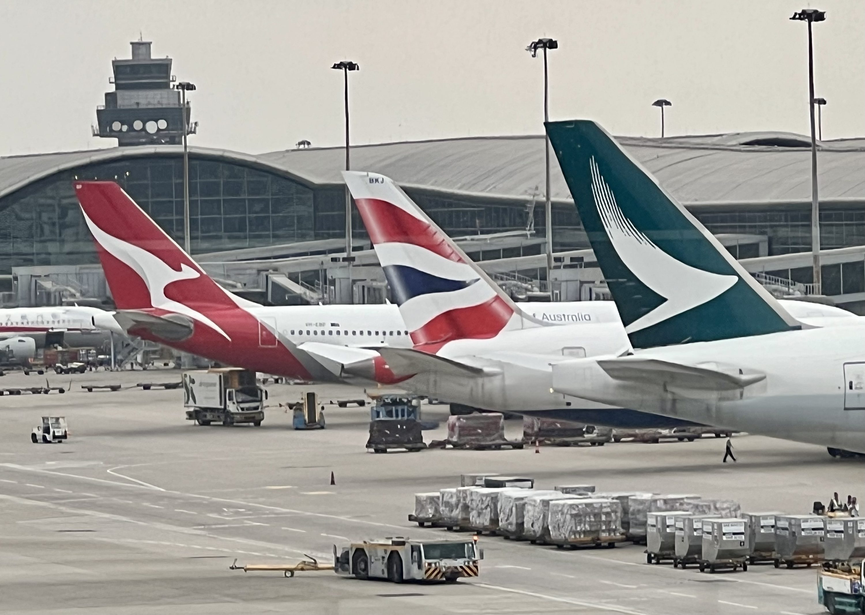 Qantas BA and Cathay at HKG