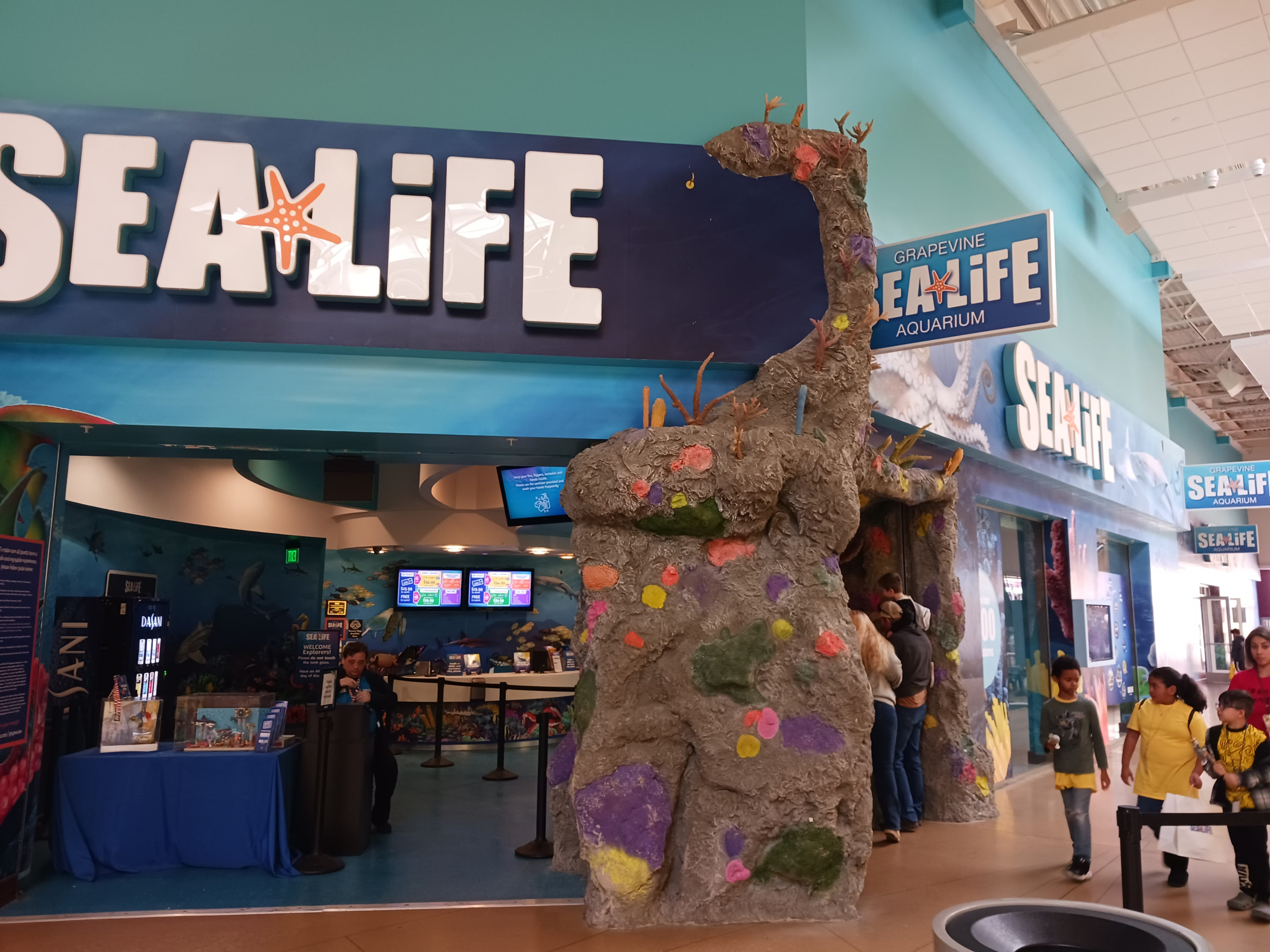 Sealife Grapevine entrance