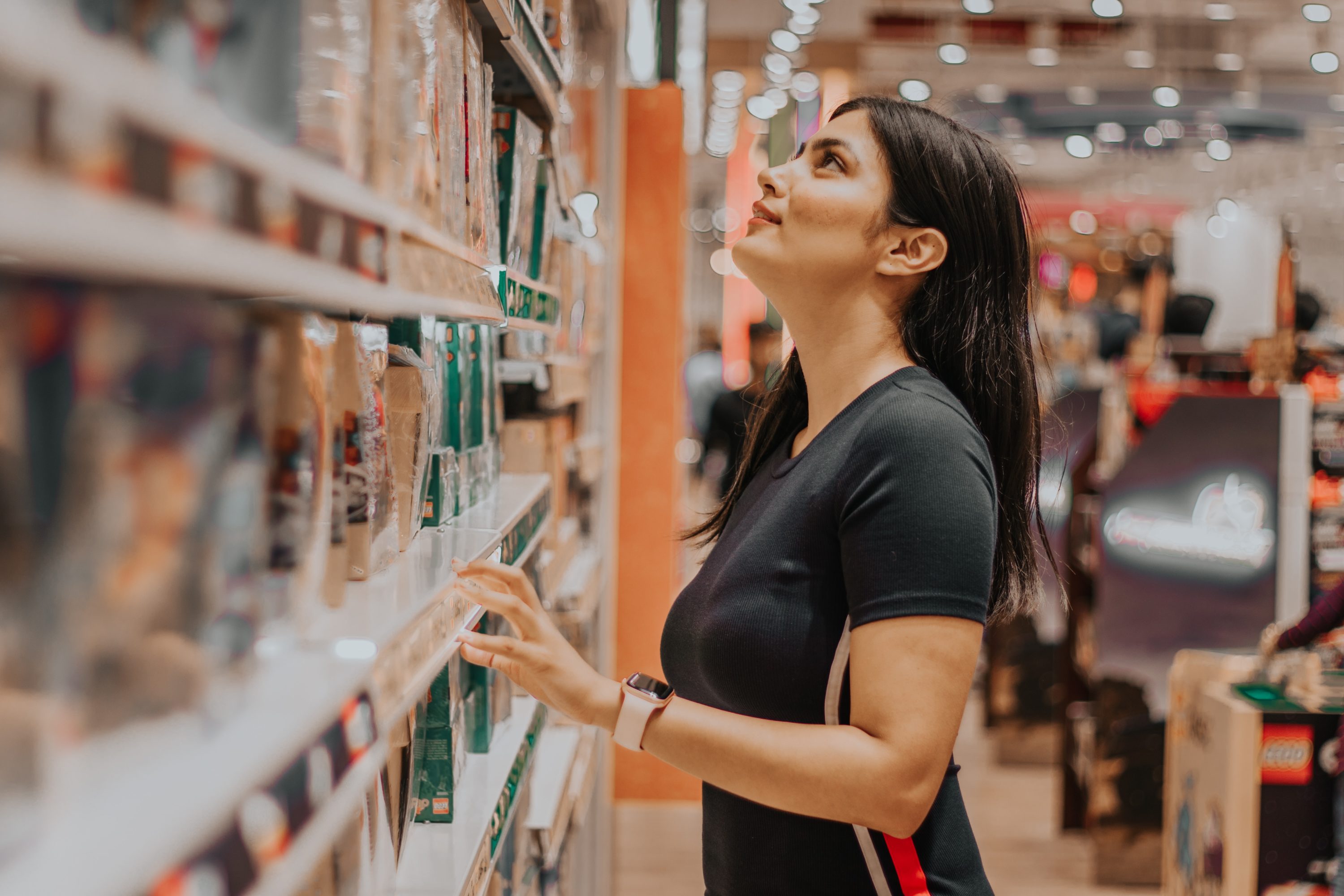 Woman grocery shopping Woman grocery shopping