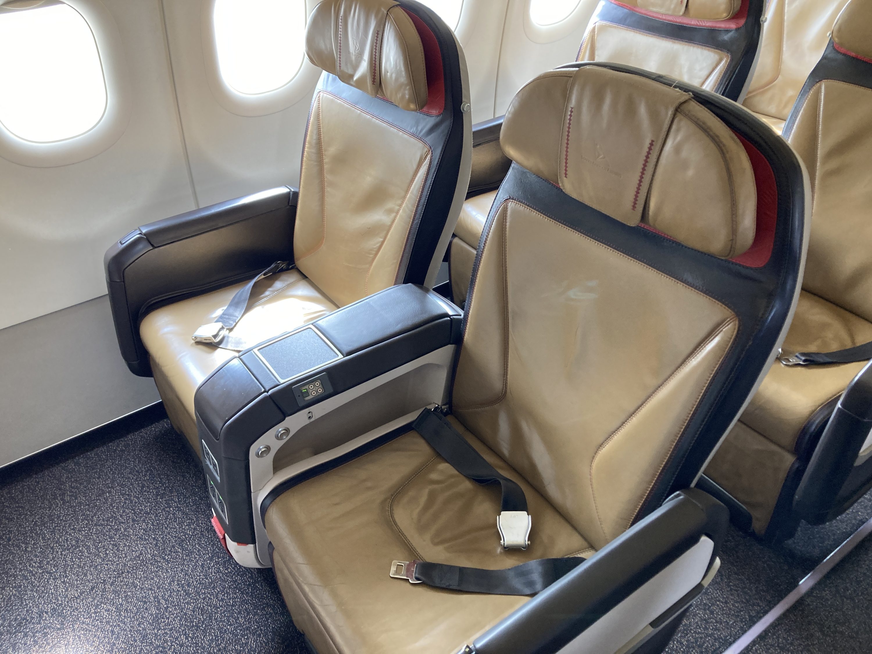 South African Airways JNB VFA business class seat South African Airways JNB VFA business class seat