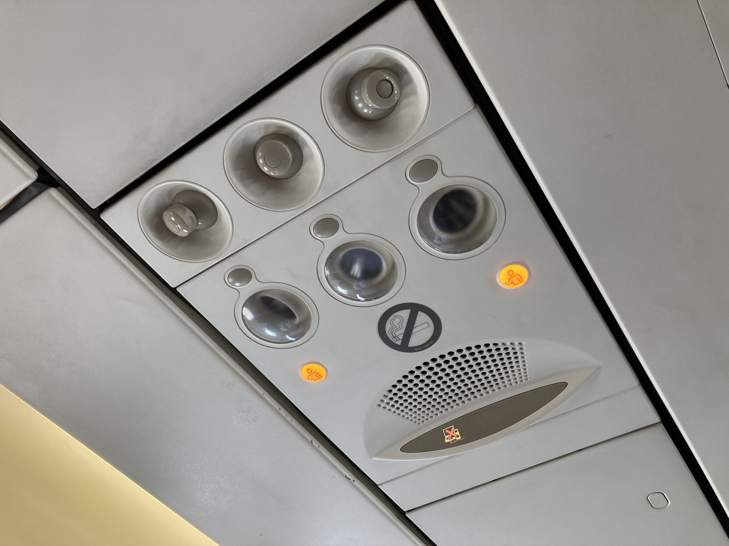 South African Airways JNB VFA economy vents lights South African Airways JNB VFA economy vents lights