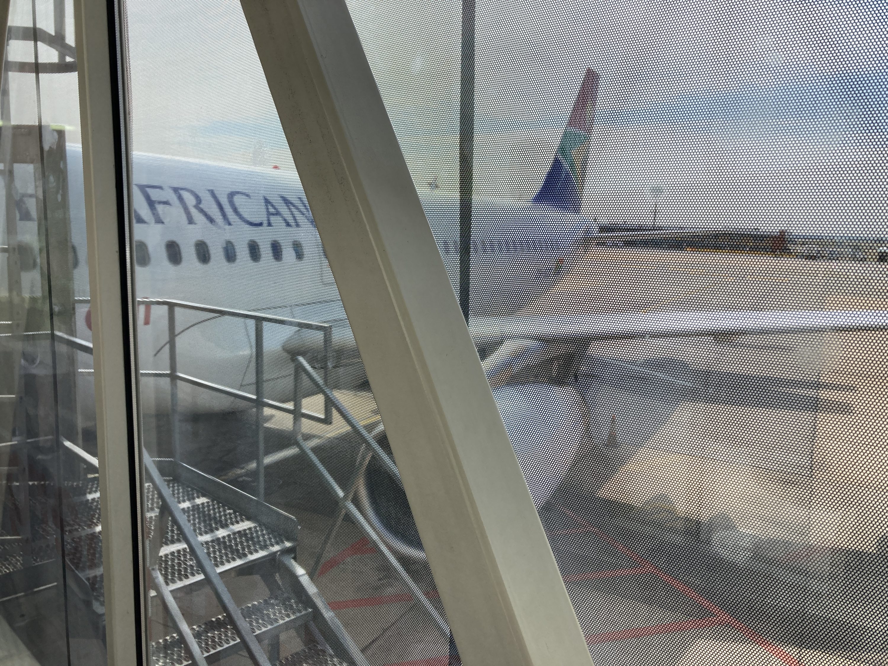 South African Airways JNB VFA peek at plane South African Airways JNB VFA peek at plane