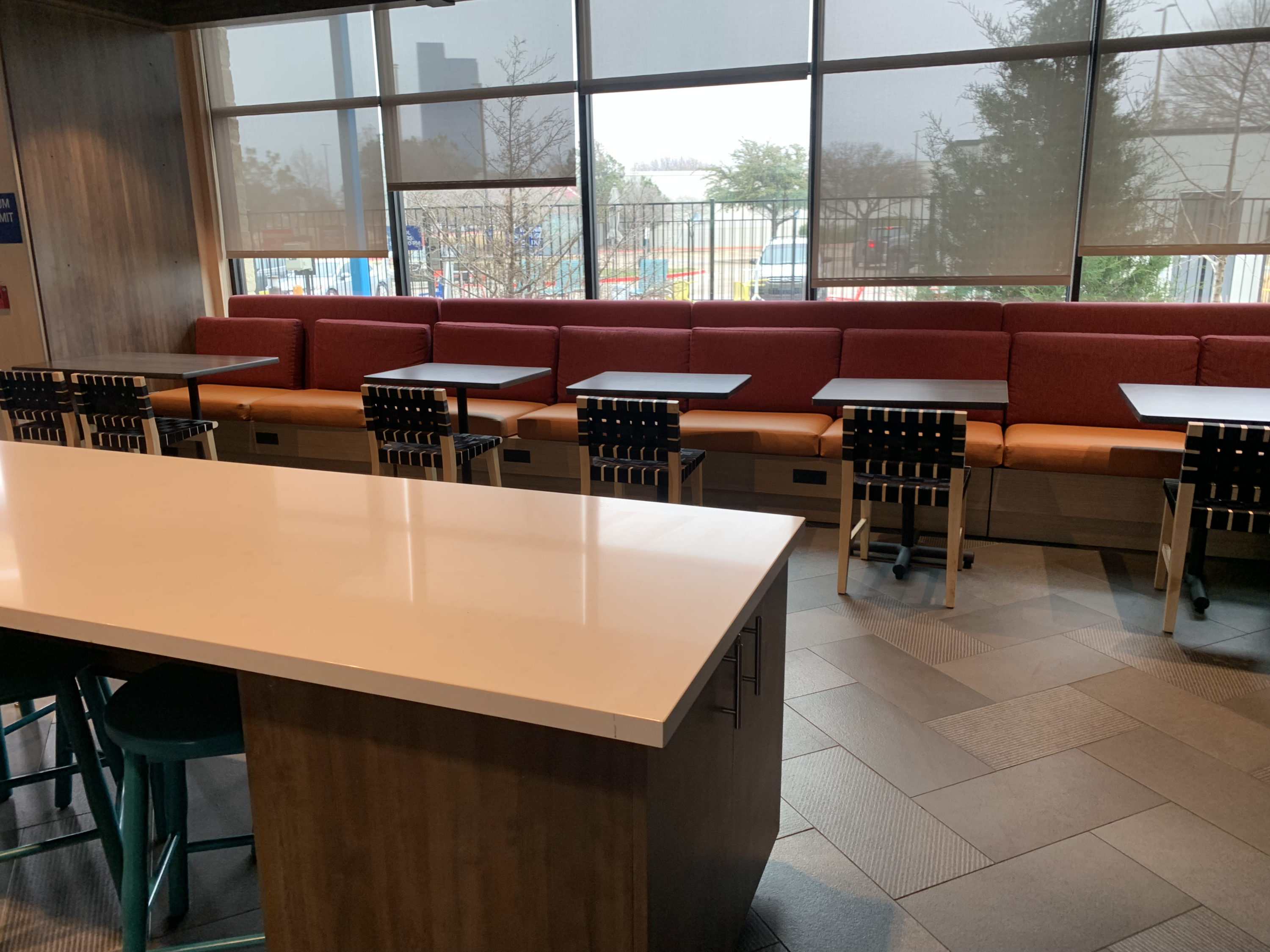 Tru by Hilton Frisco Dallas breakfast seating