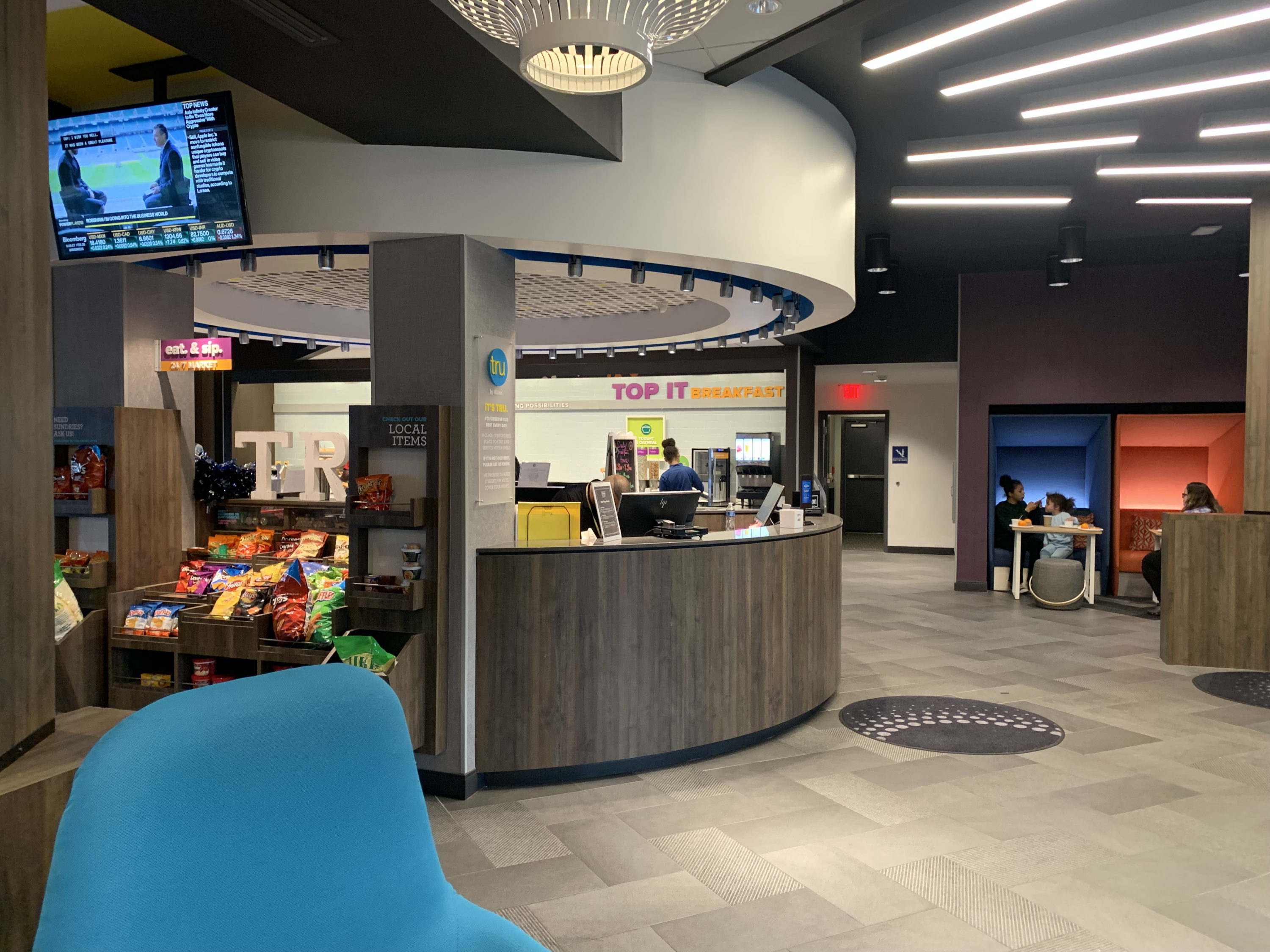 Tru by Hilton Frisco Dallas front desk