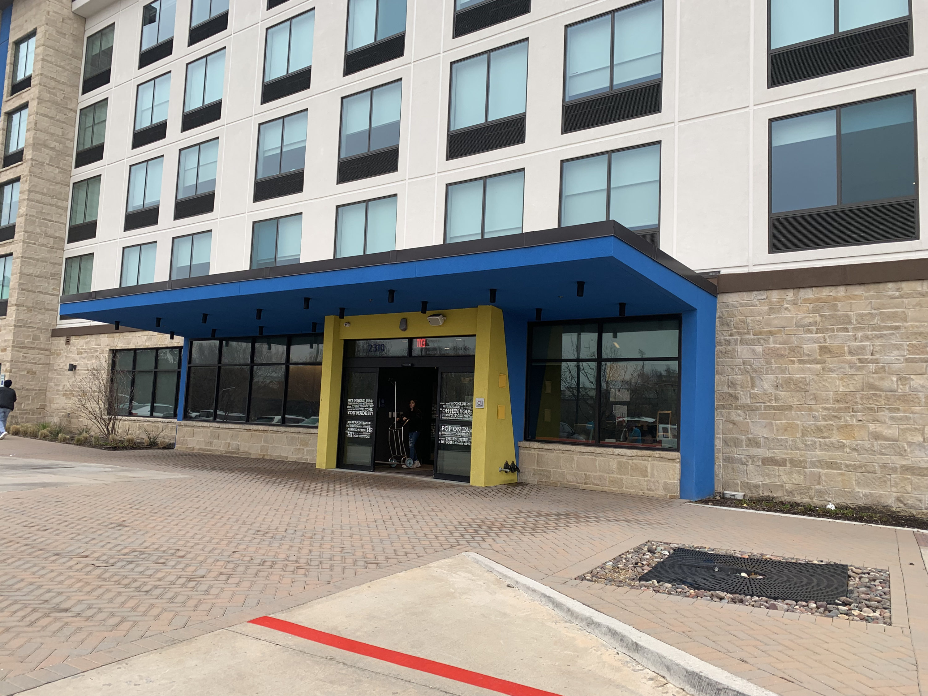 Tru by Hilton Frisco Dallas front entrance