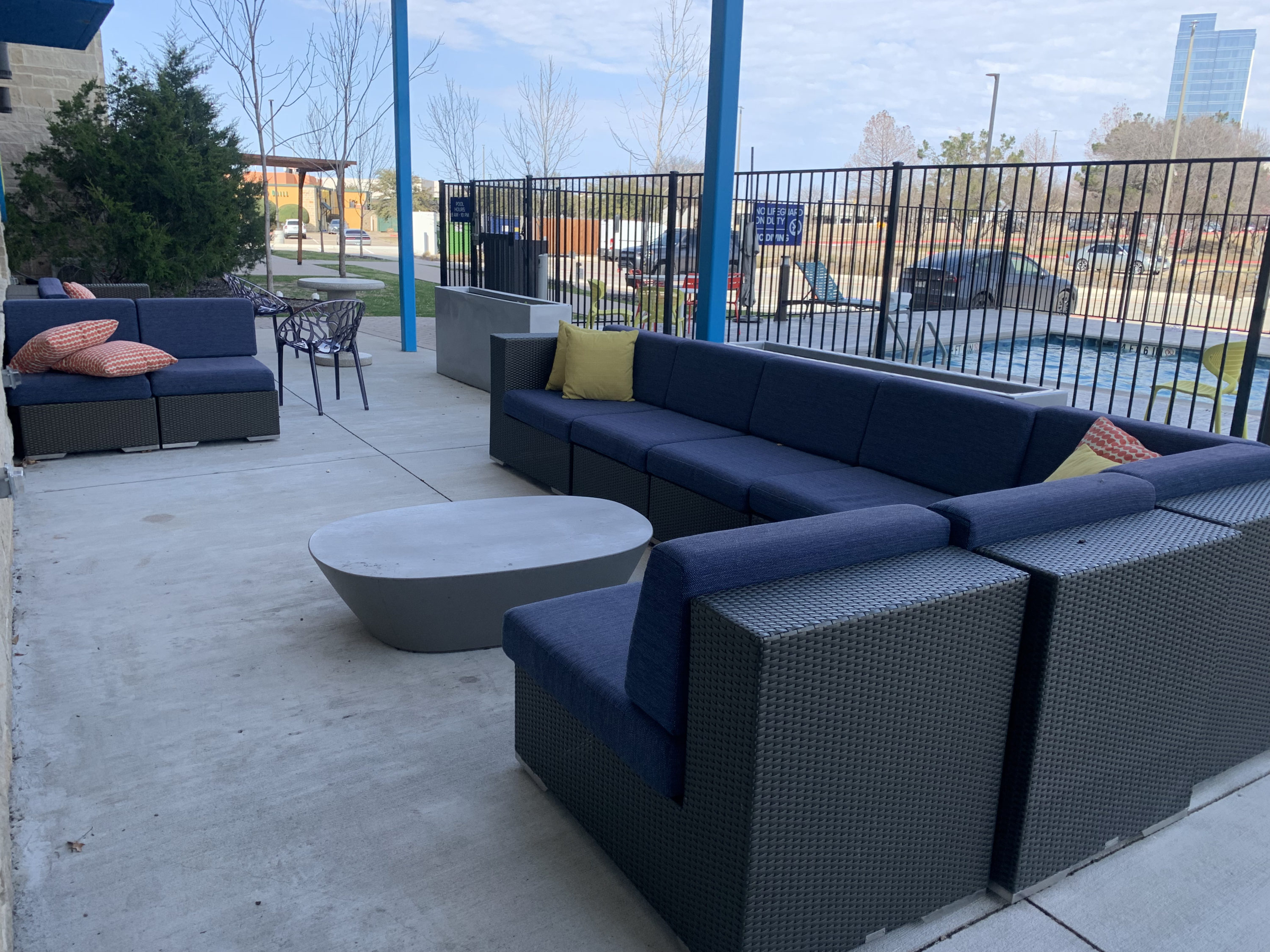 Tru by Hilton Frisco Dallas patio seating