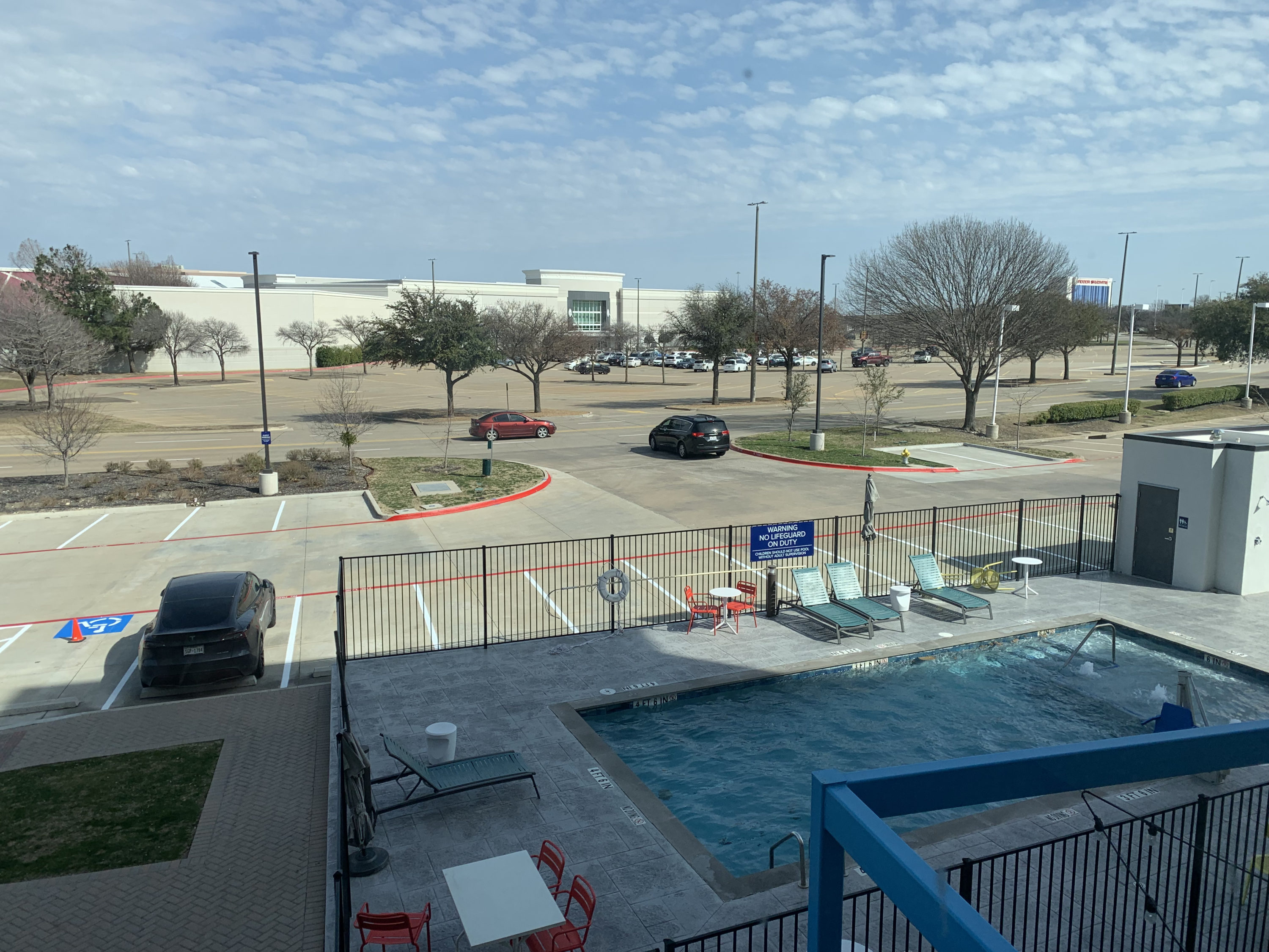 Tru by Hilton Frisco Dallas shopping mall
