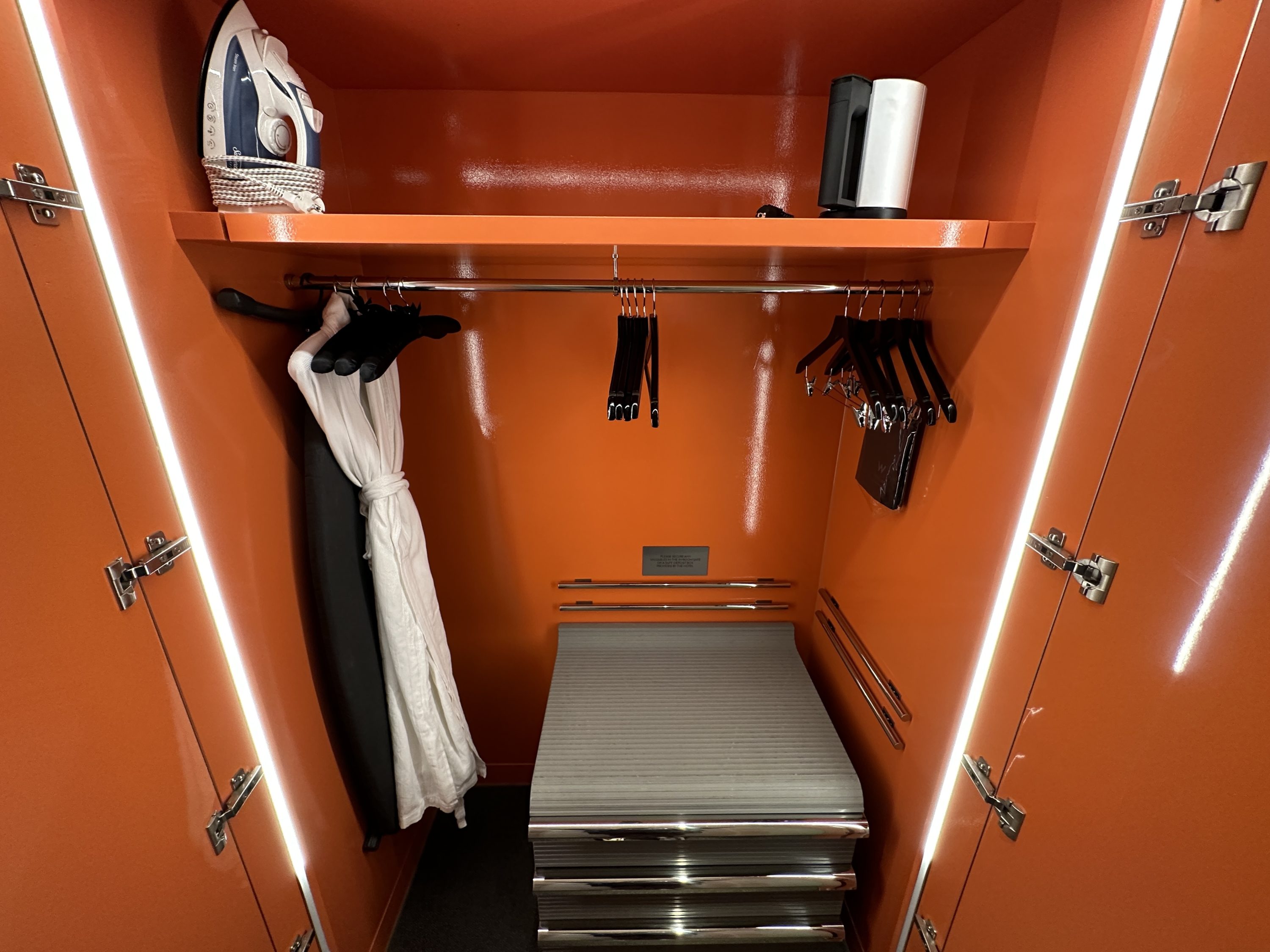 W Amsterdam Closet W Amsterdam Closet