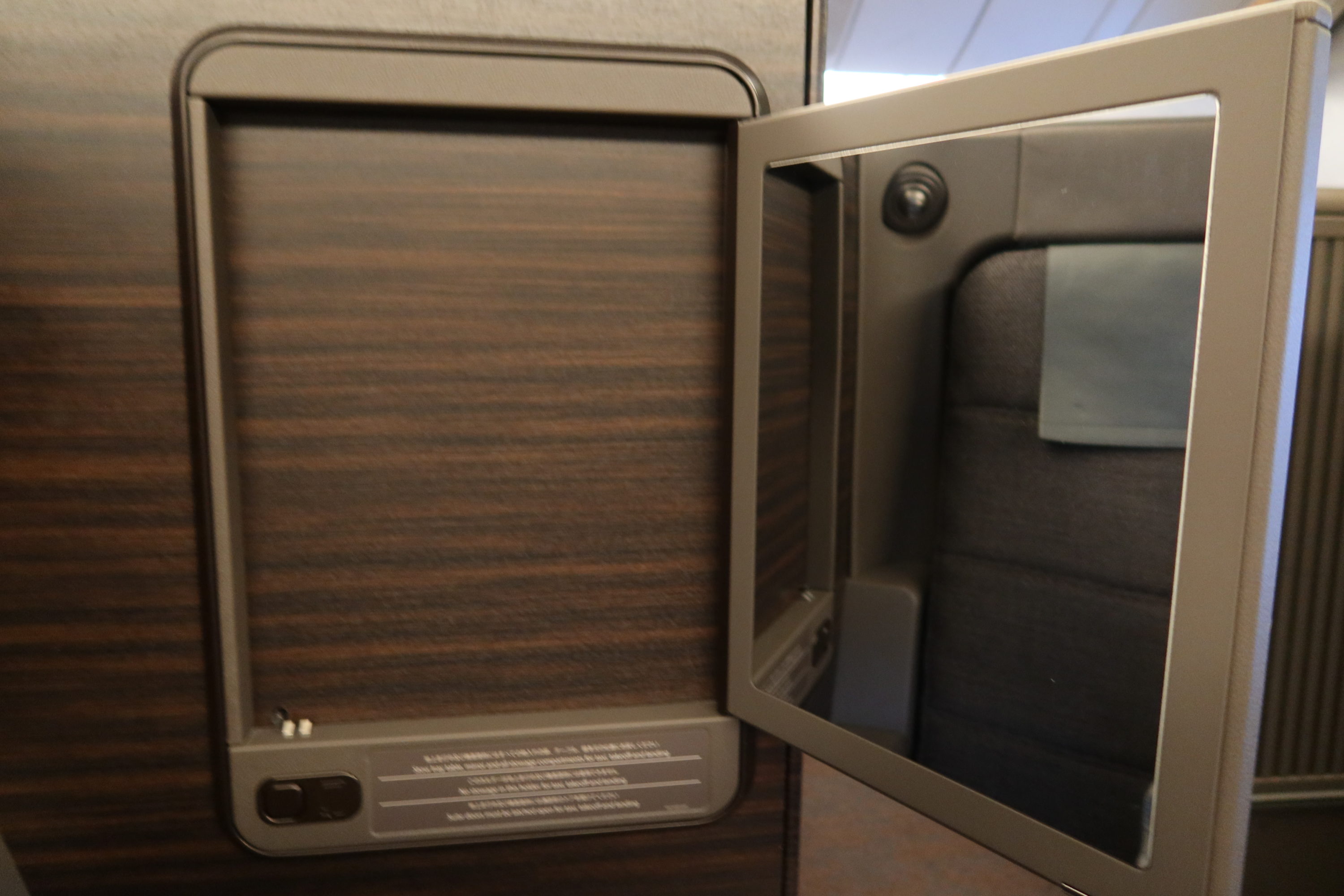 ANA First Class Mirror