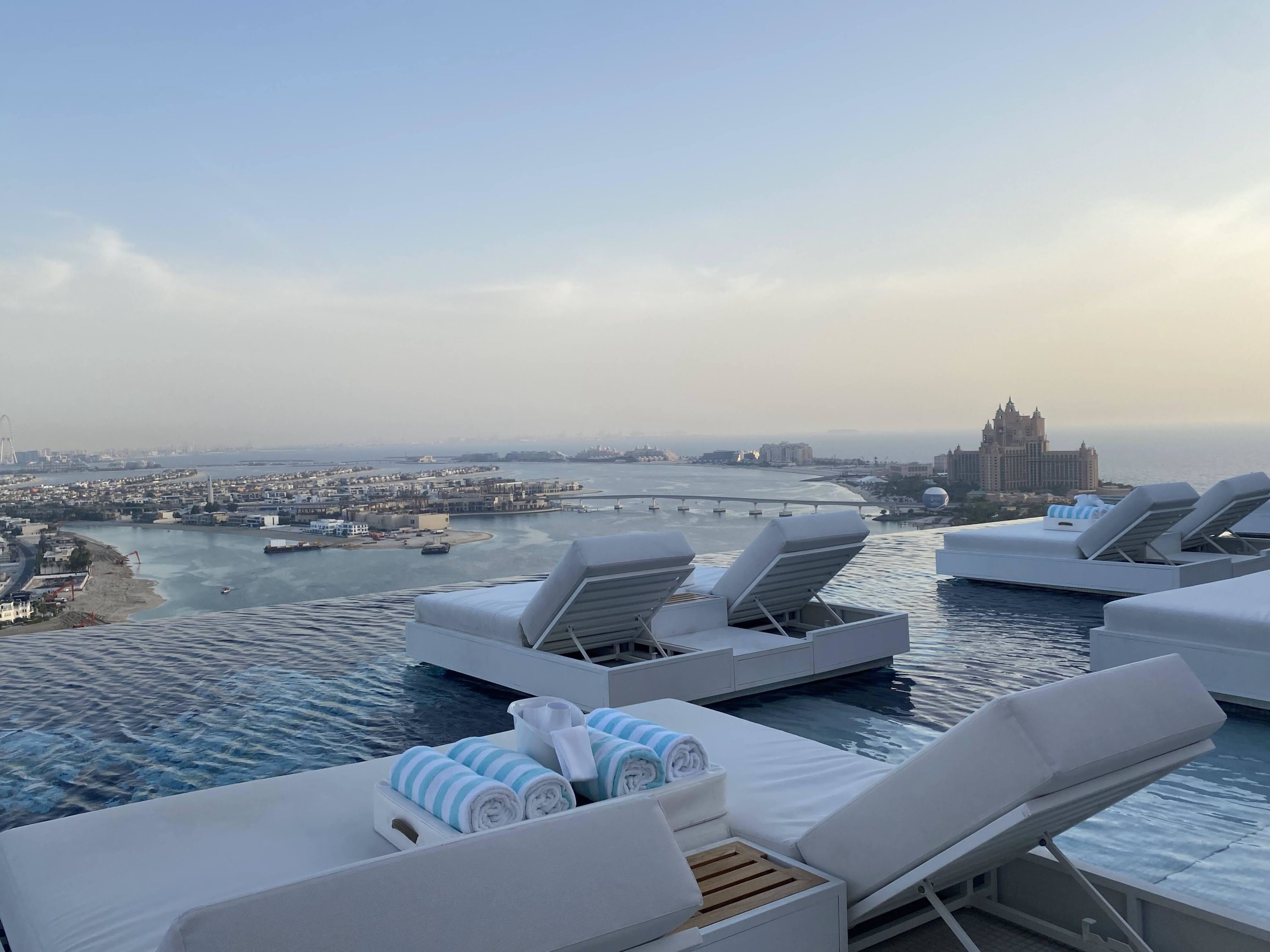 Atlantis The Royal Pool Seating