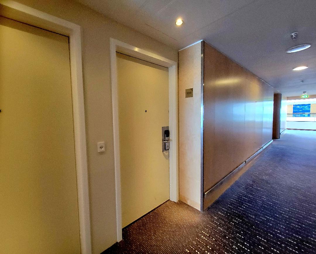 Clarion Hotel Copenhagen Airport Room Approach