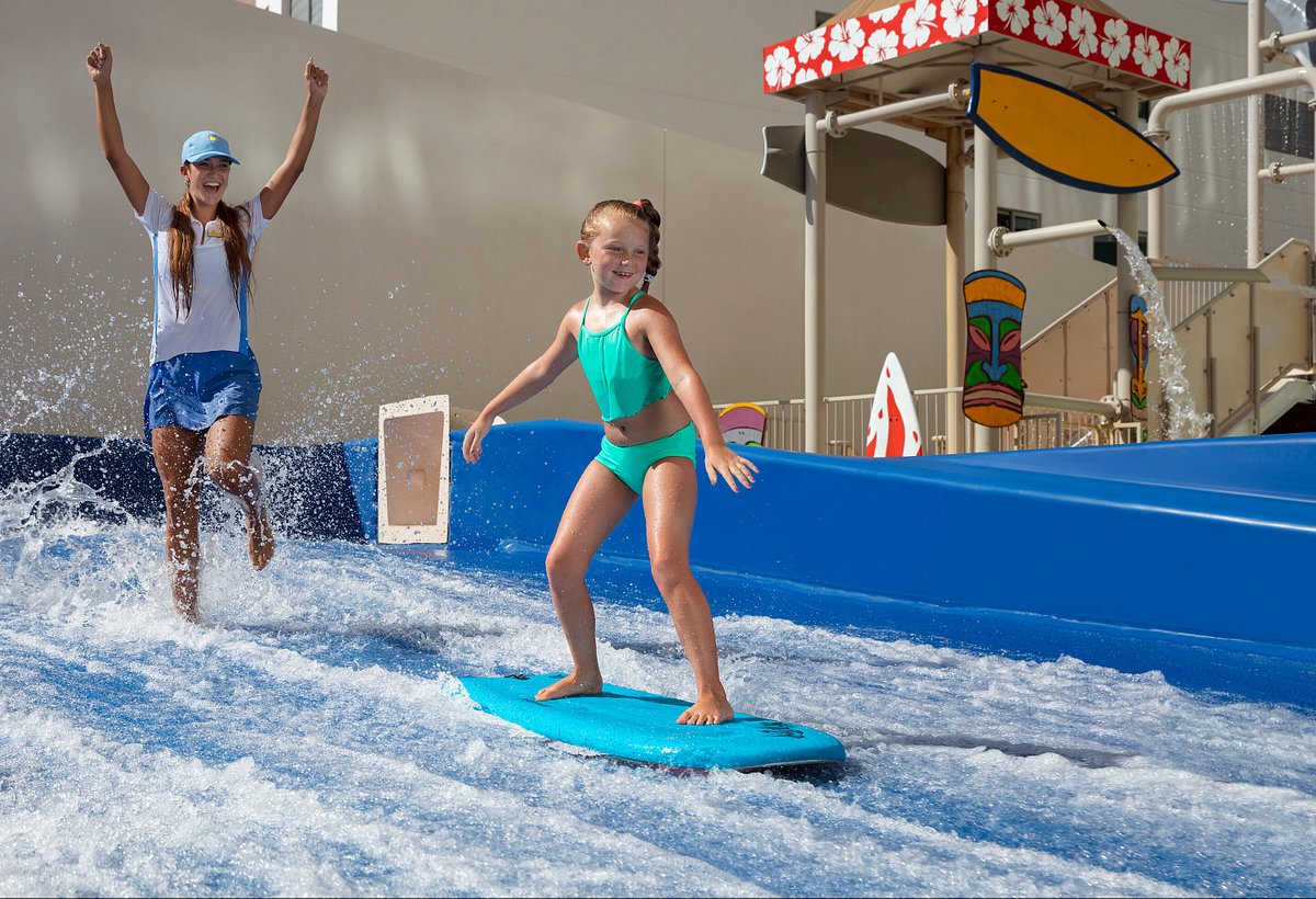 Dreams Vista Cancun Golf Spa Resort surf pool Dreams Vista Cancun Golf Spa Resort surf pool