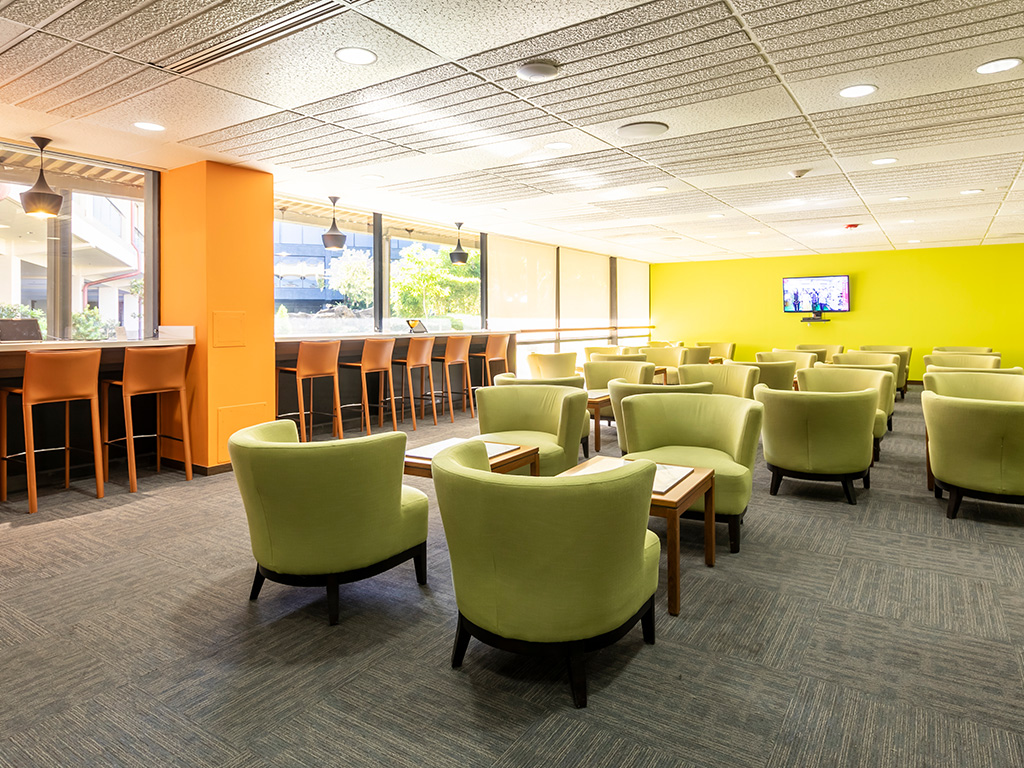 H.I.S. LeaLea Lounge Daniel K. Inouye International Airport