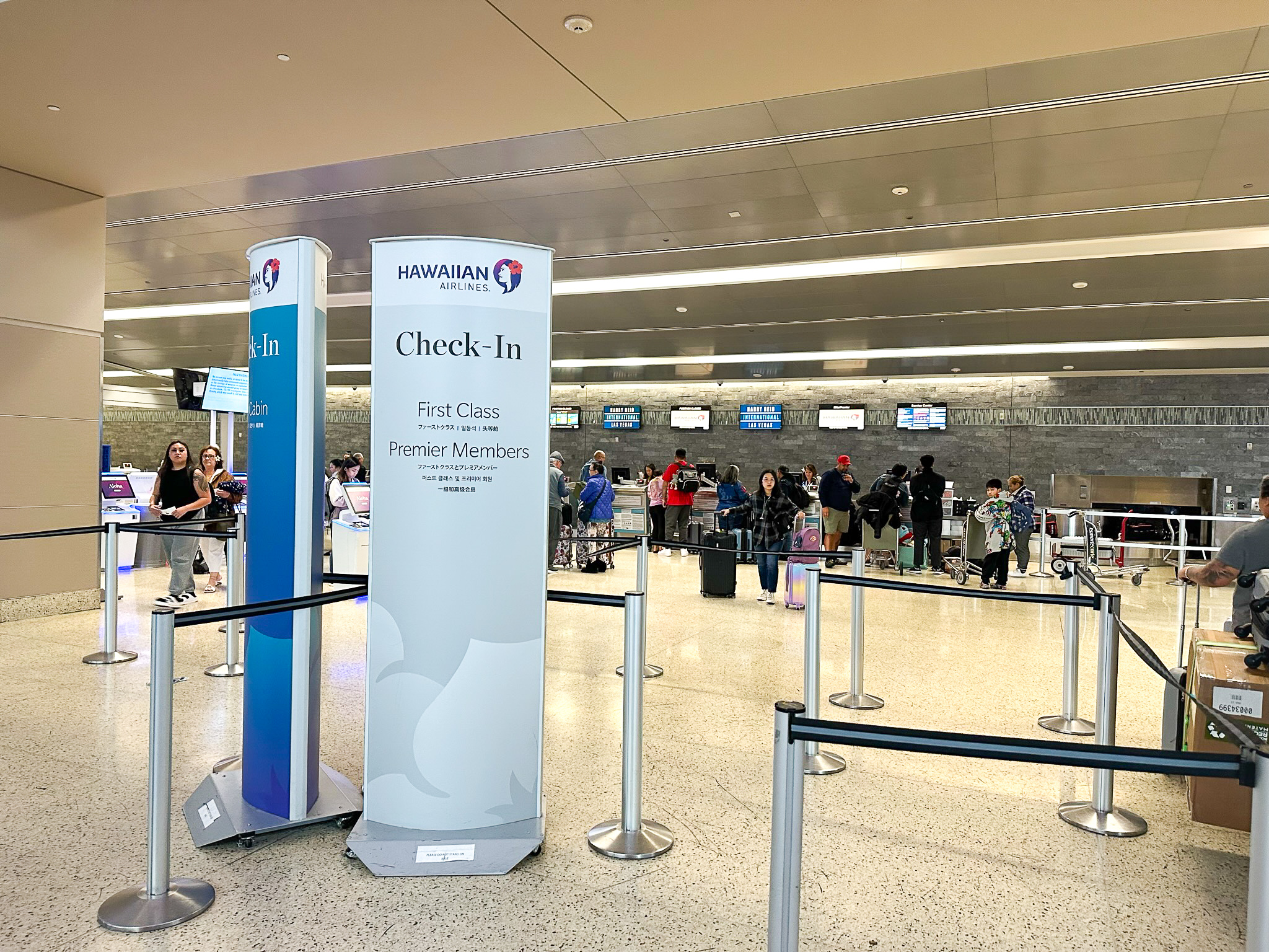 Hawaiian Airlines First Class LAS checkin Hawaiian Airlines First Class LAS checkin