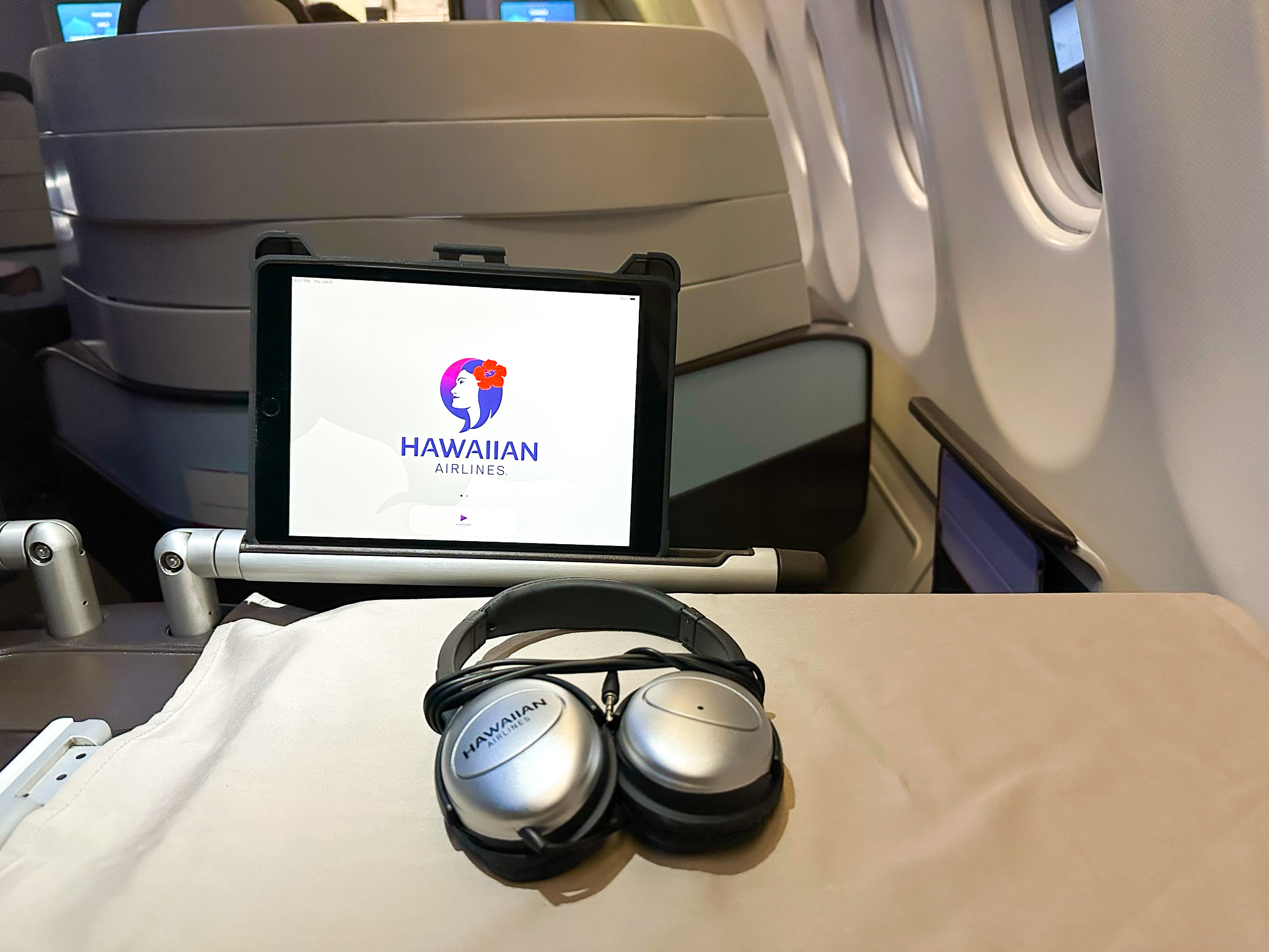 Hawaiian Airlines First Class headphones Hawaiian Airlines First Class headphones