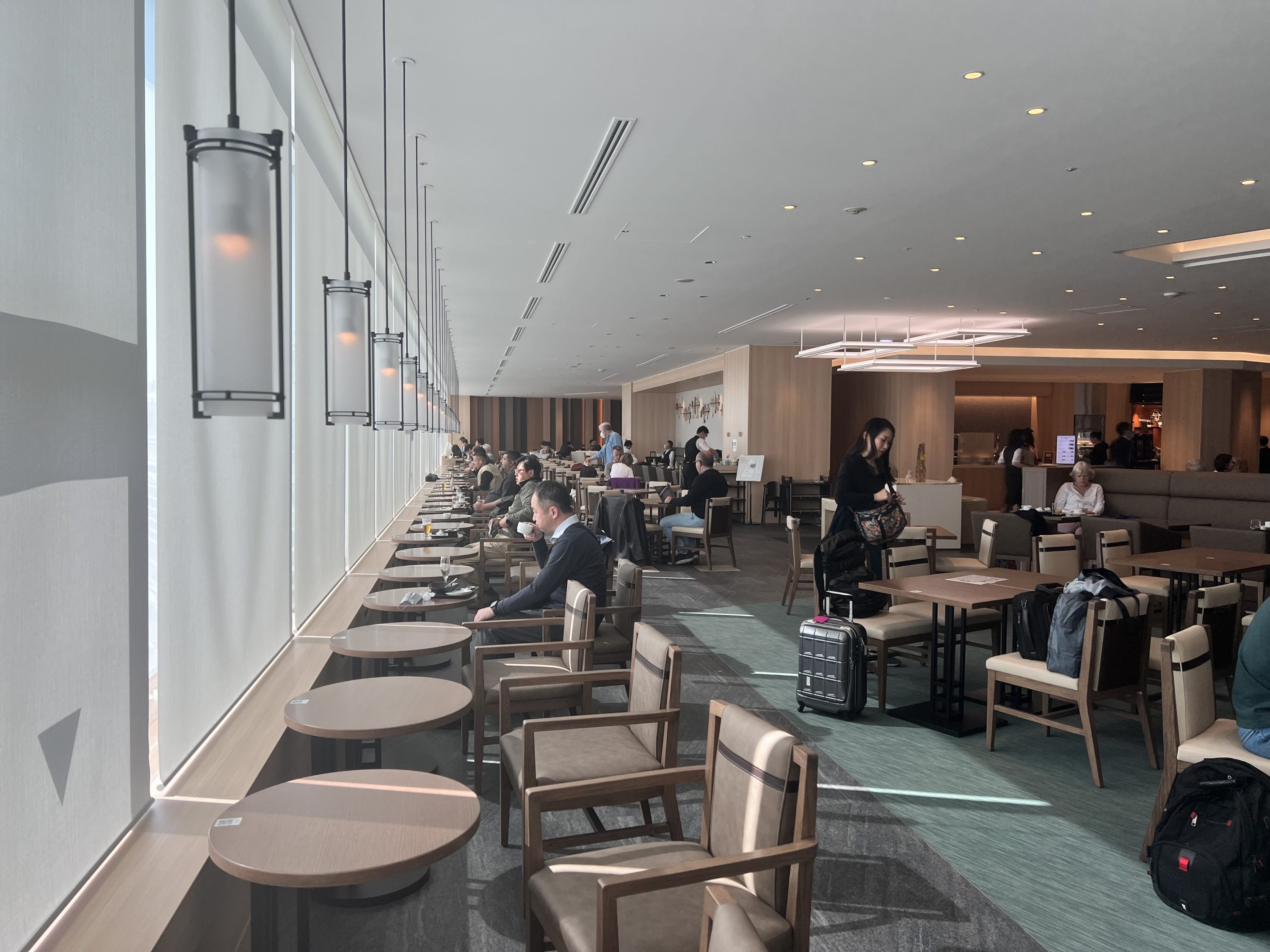 JAL Lounge HND seating JAL Lounge HND seating