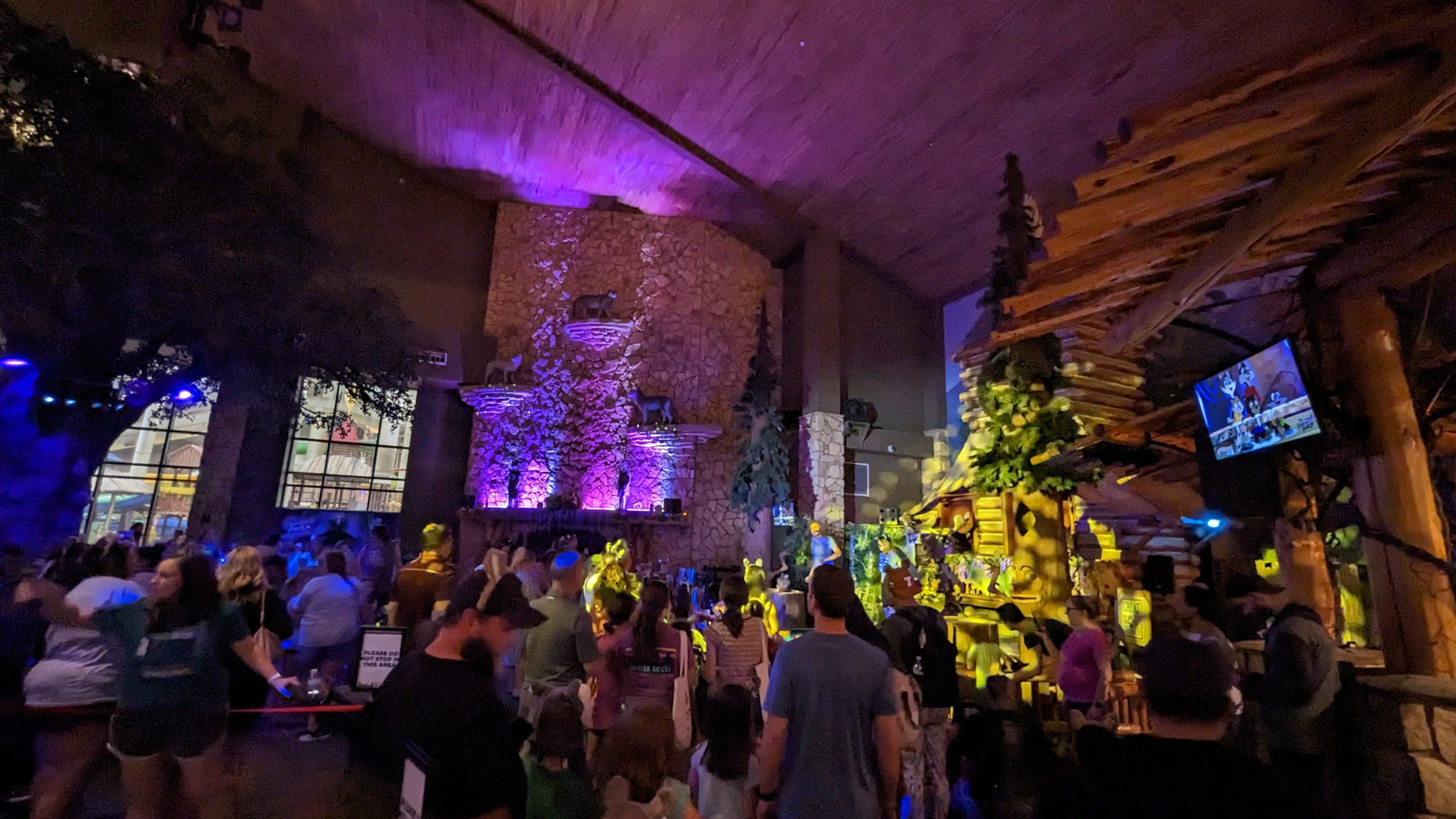 Great Wolf Lodge Grapevine activities Glow Dance Party Great Wolf Lodge Grapevine activities Glow Dance Party