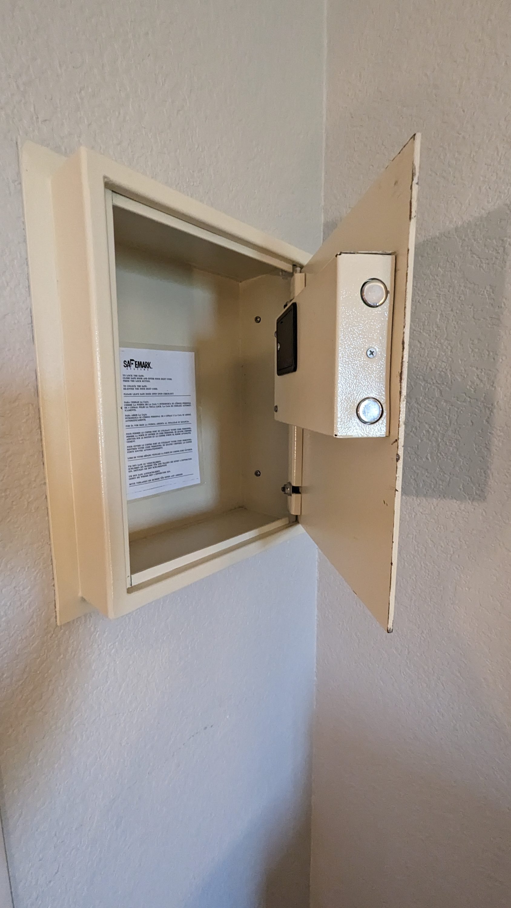 Great Wolf Lodge Grapevine guestroom safe Great Wolf Lodge Grapevine guestroom safe