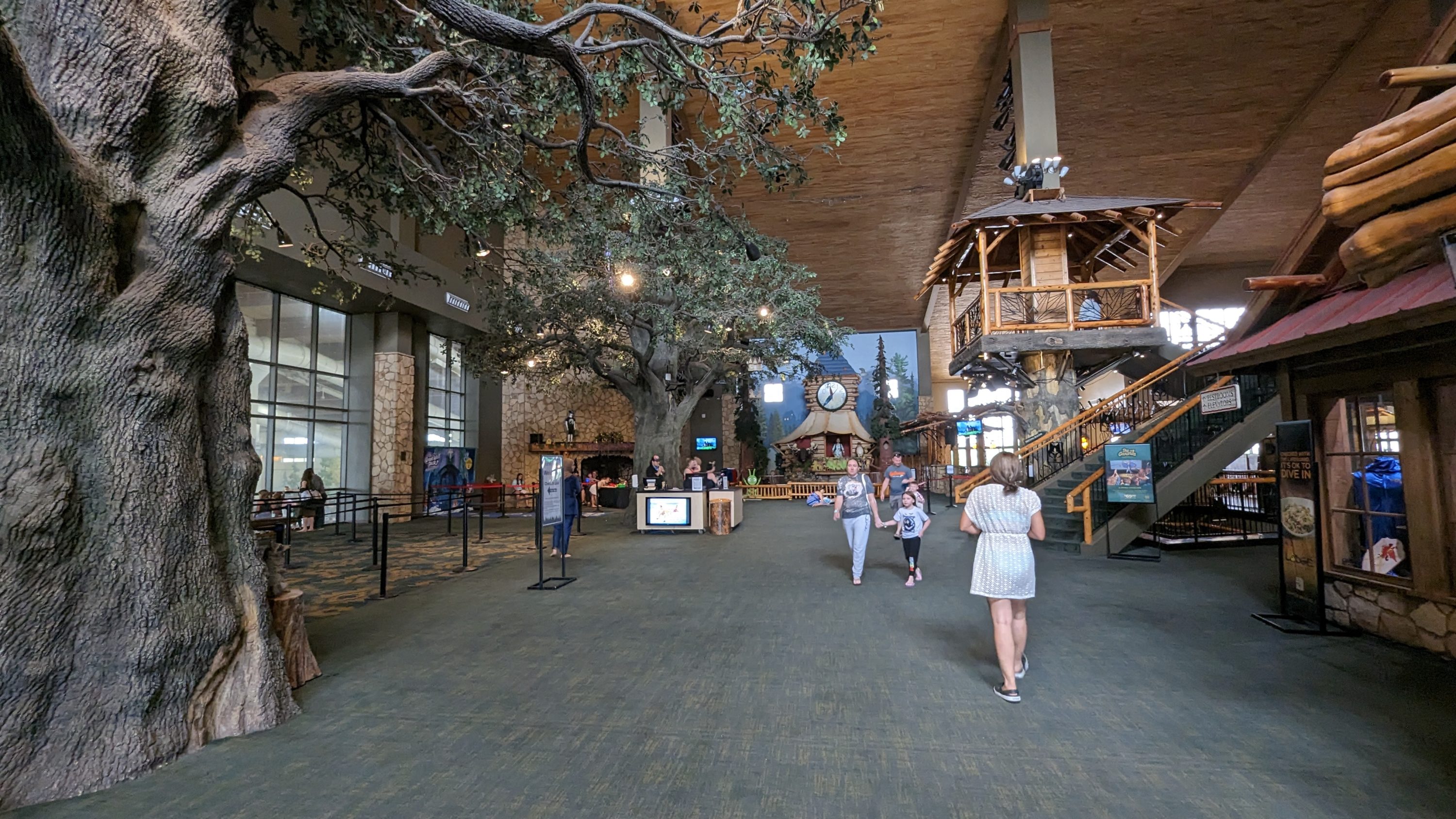 Great Wolf Lodge Grapevine lobby tower Great Wolf Lodge Grapevine lobby tower