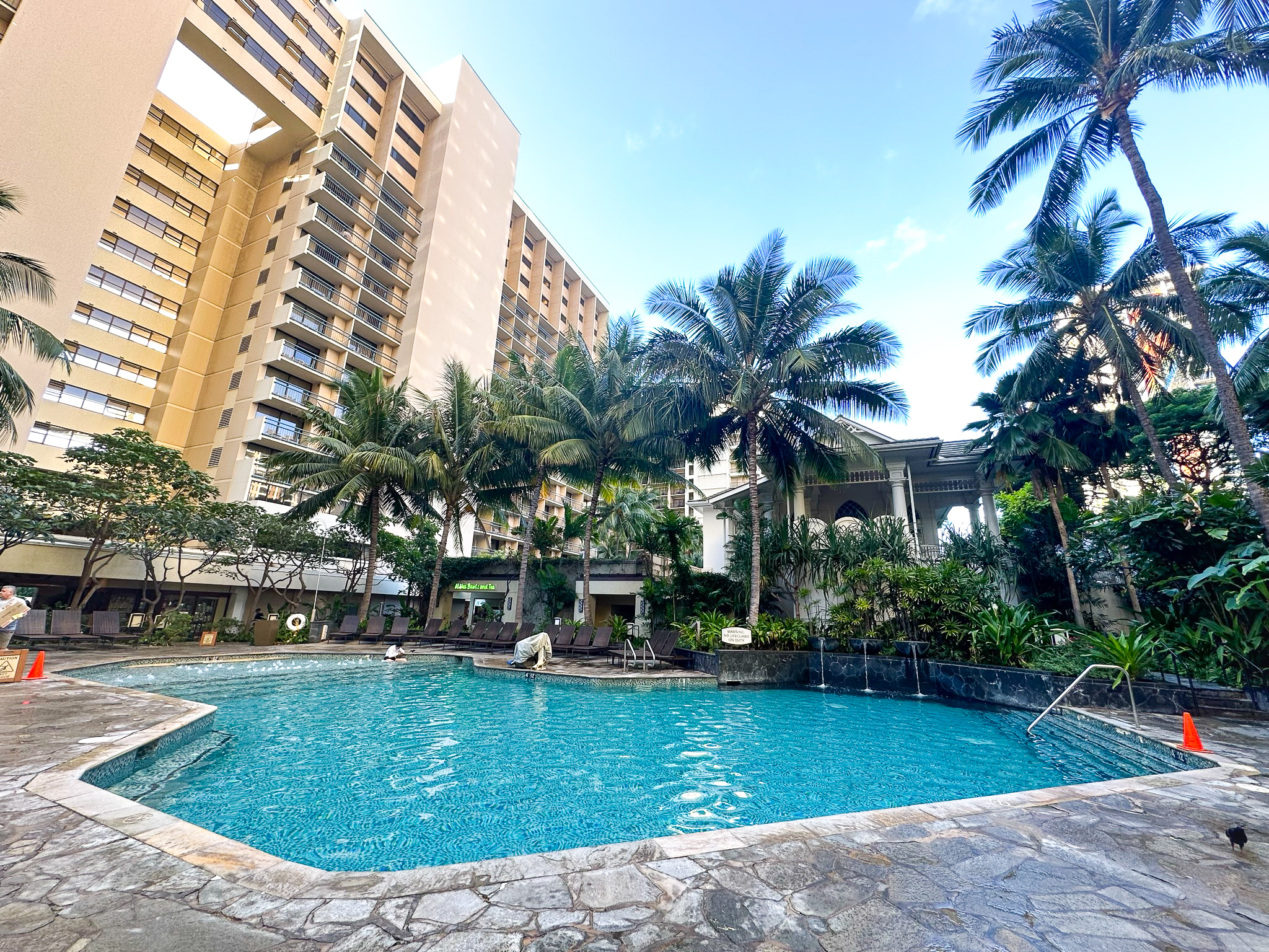 Honolulu-Hawaii Hilton Hawaiian Village Tapa Pool