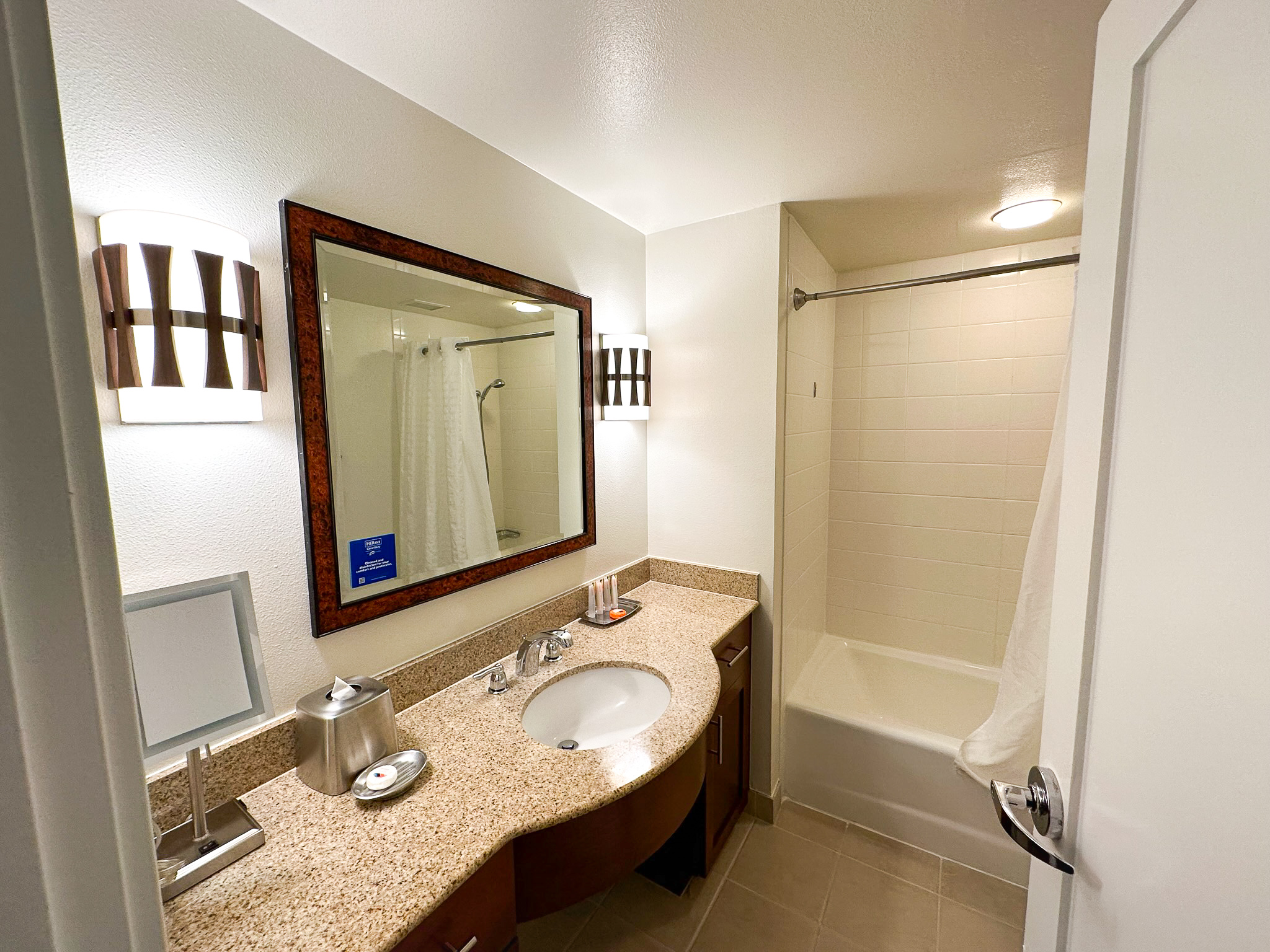 Hilton Hawaiian Village master bath