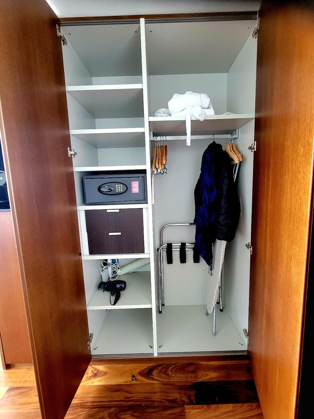 Hilton Reykjavik Nordica Closet Hilton Reykjavik Nordica Closet