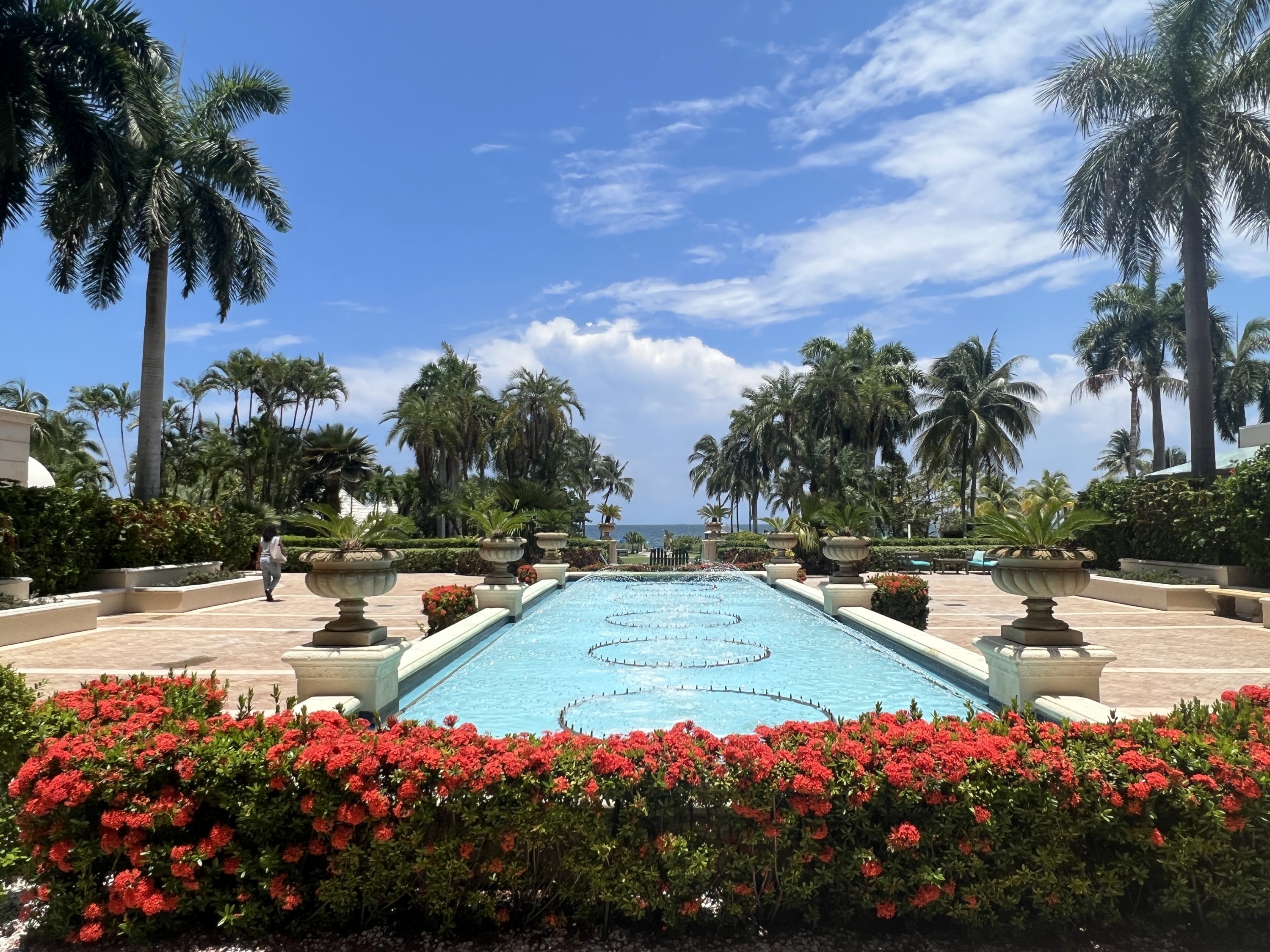Ritz-Carlton Key Biscayne Courtyard Water fountain