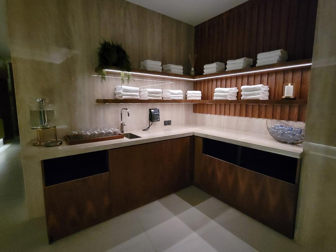 Iceland Parliament Hotel Spa Freshen Station