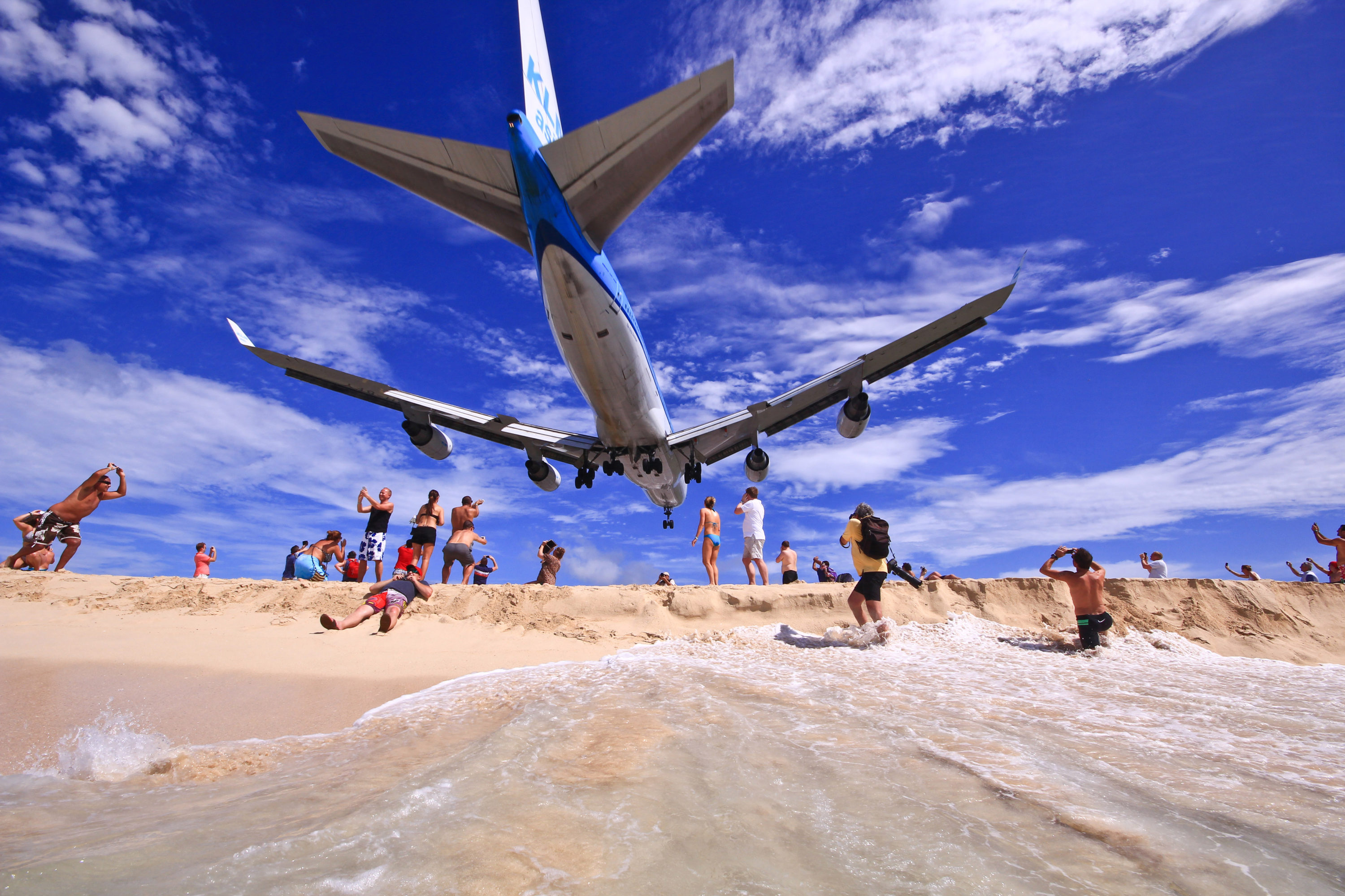 Saint Maarten KLM lands at SXM