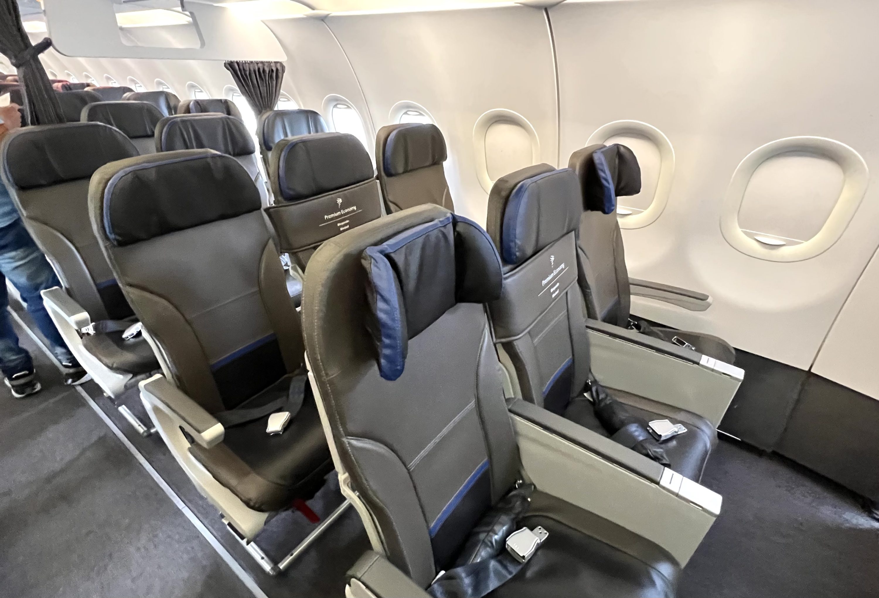 LATAM A320 premium economy