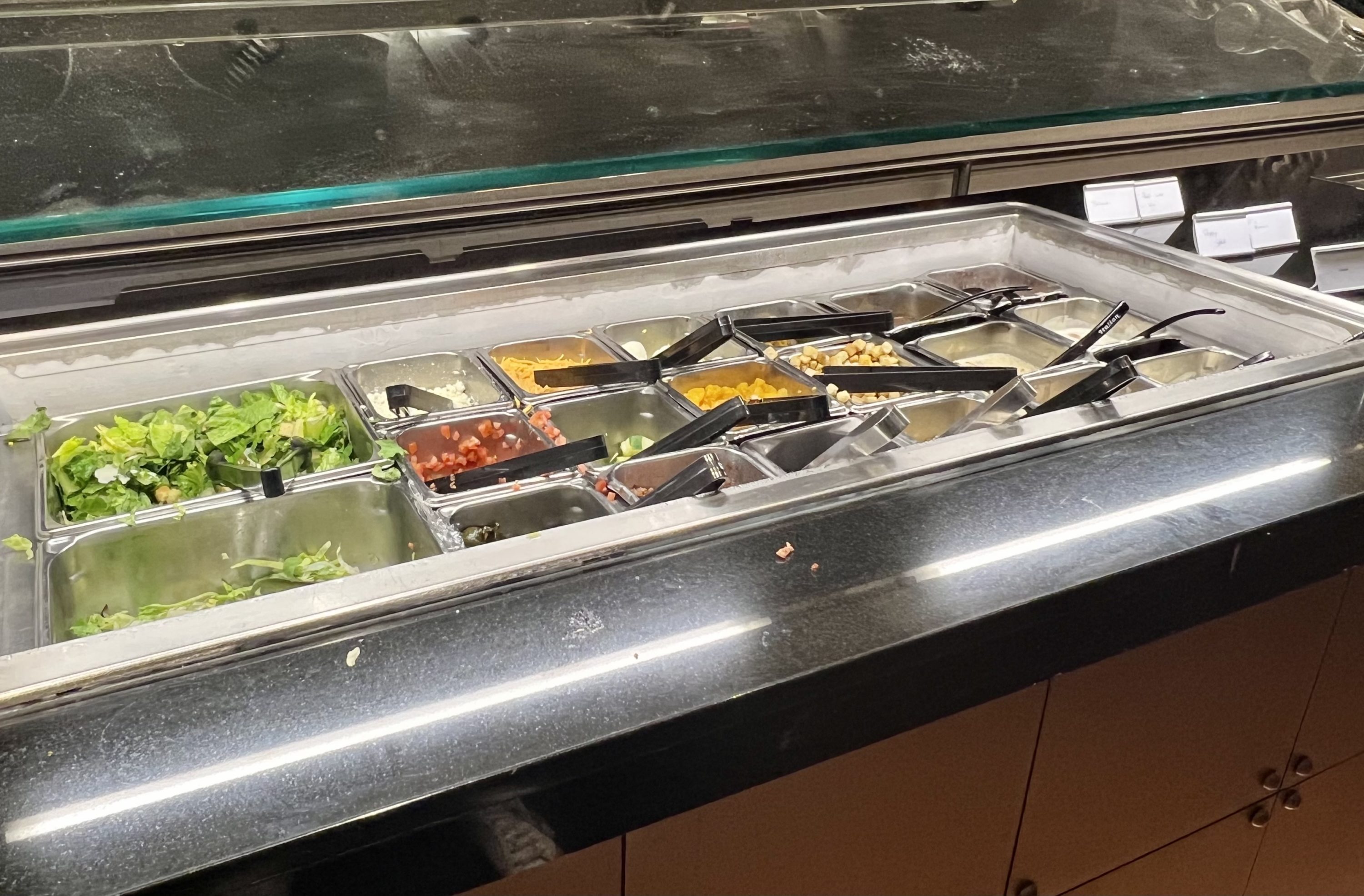Marriott Newark International elite lounge salad bar