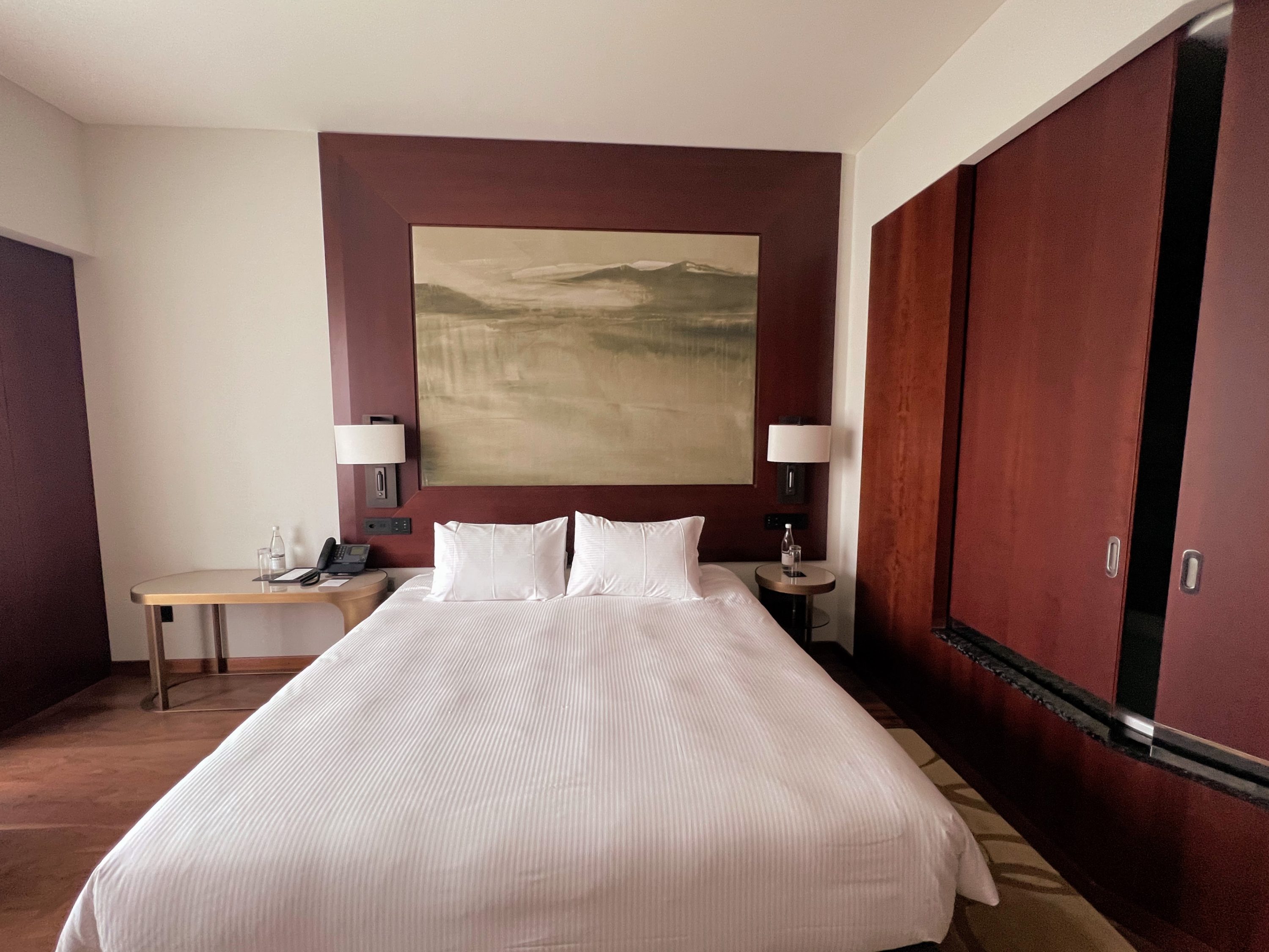 Park Hyatt Zurich King Room bed