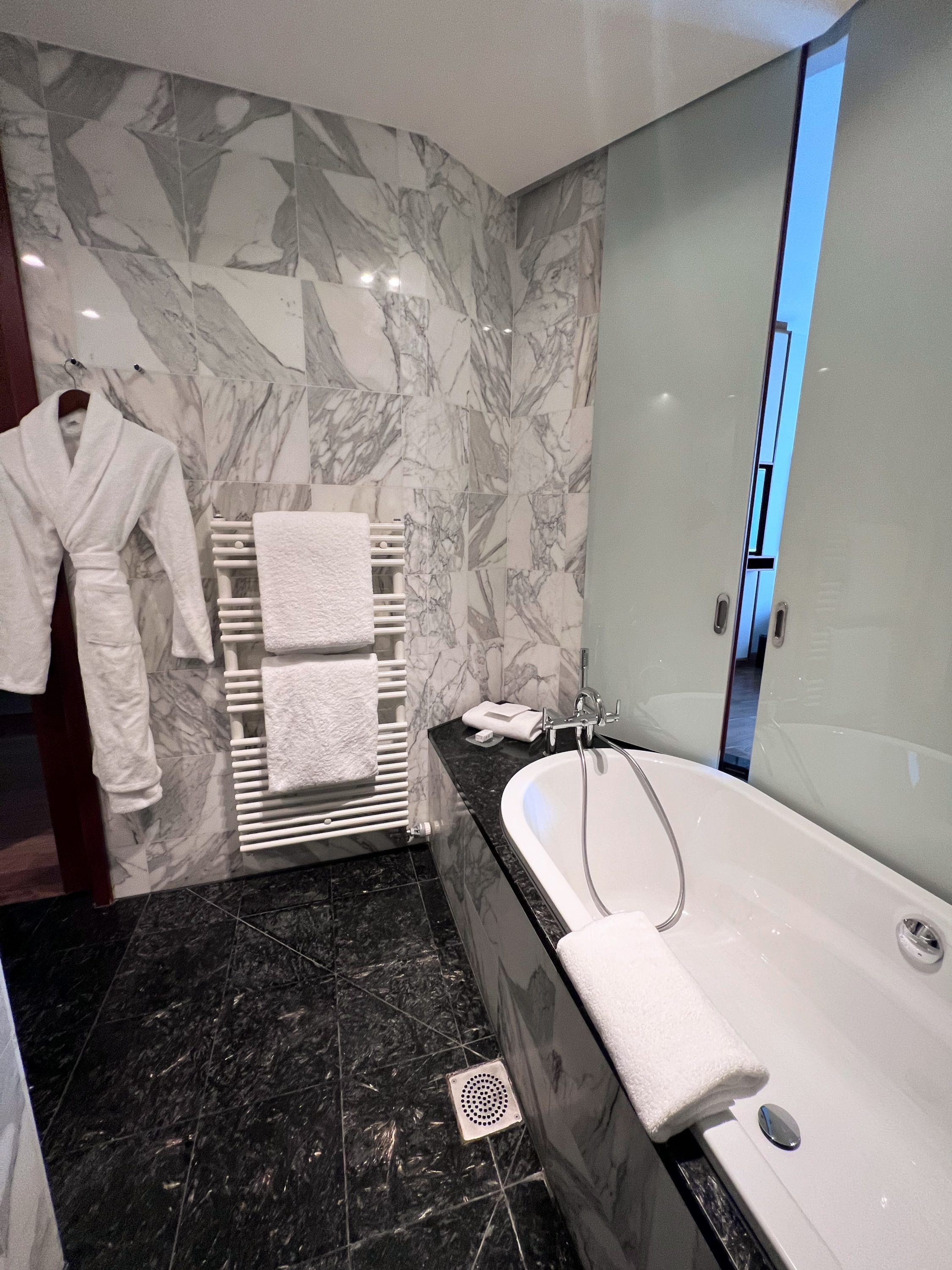 Park Hyatt Zurich bathtub