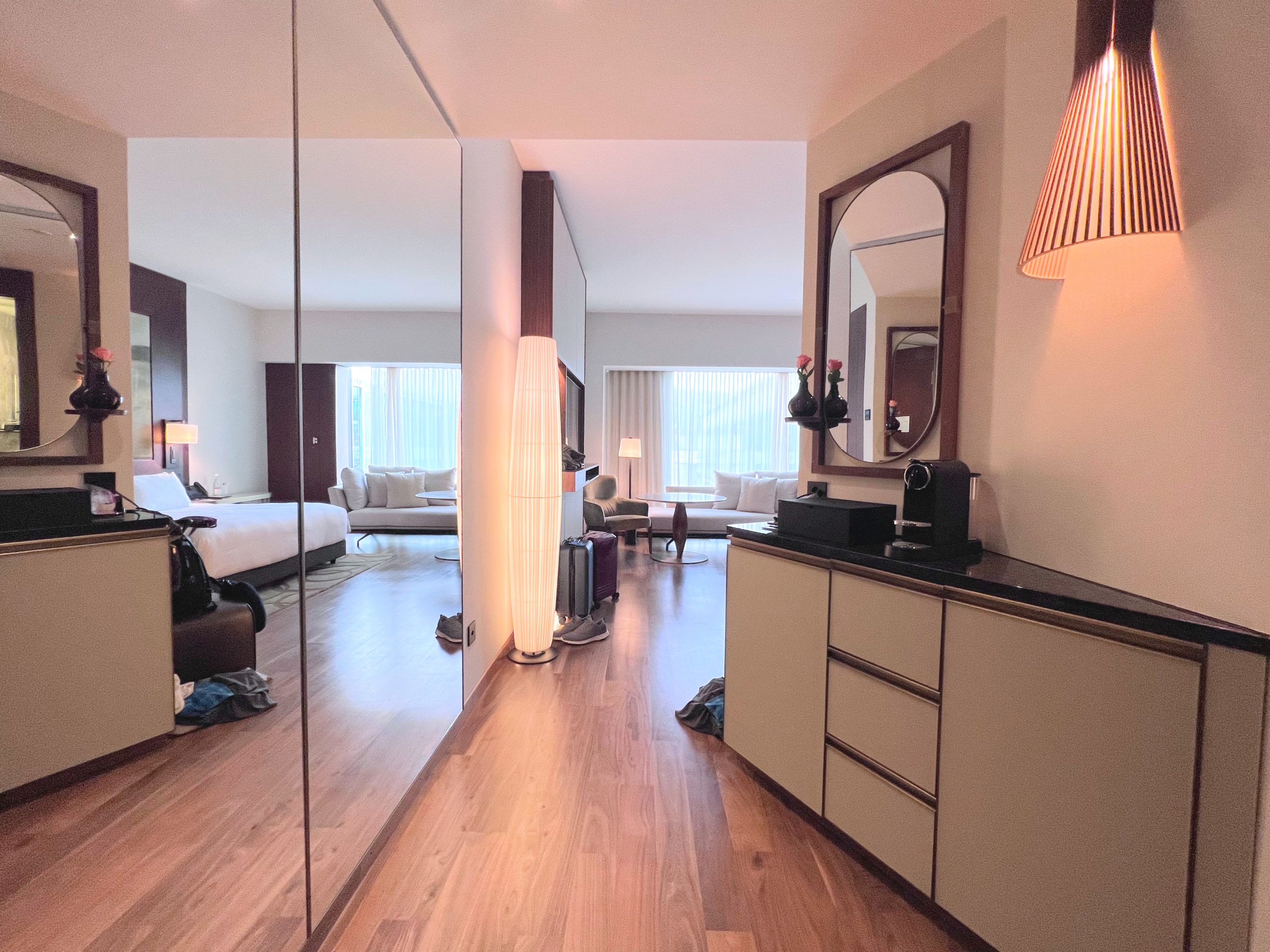 Park Hyatt Zurich king room entryway