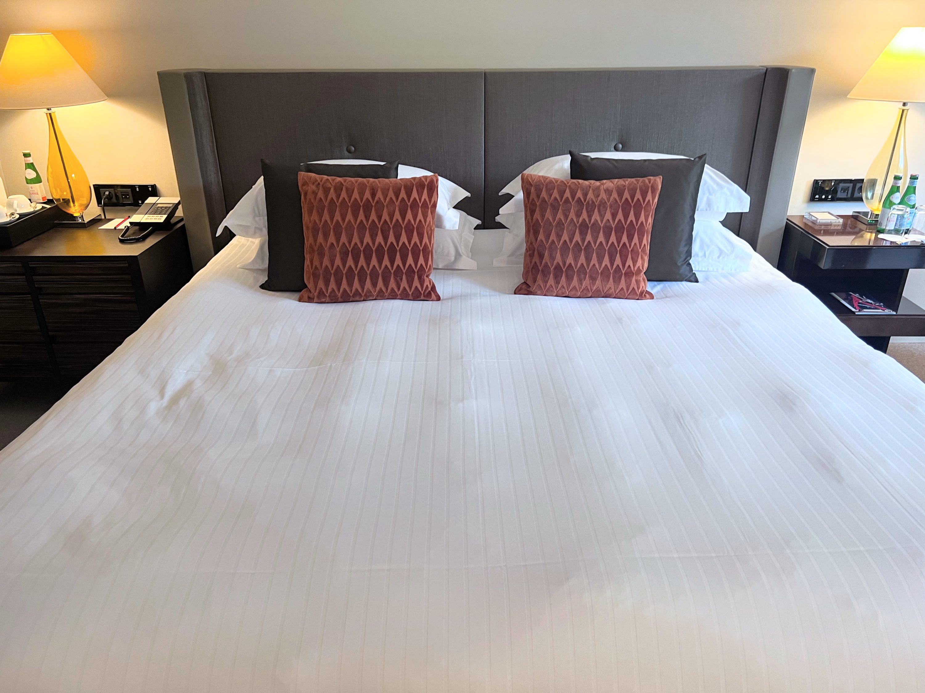 The Charles Hotel Munich Deluxe Park View Room bed The Charles Hotel Munich Deluxe Park View Room bed