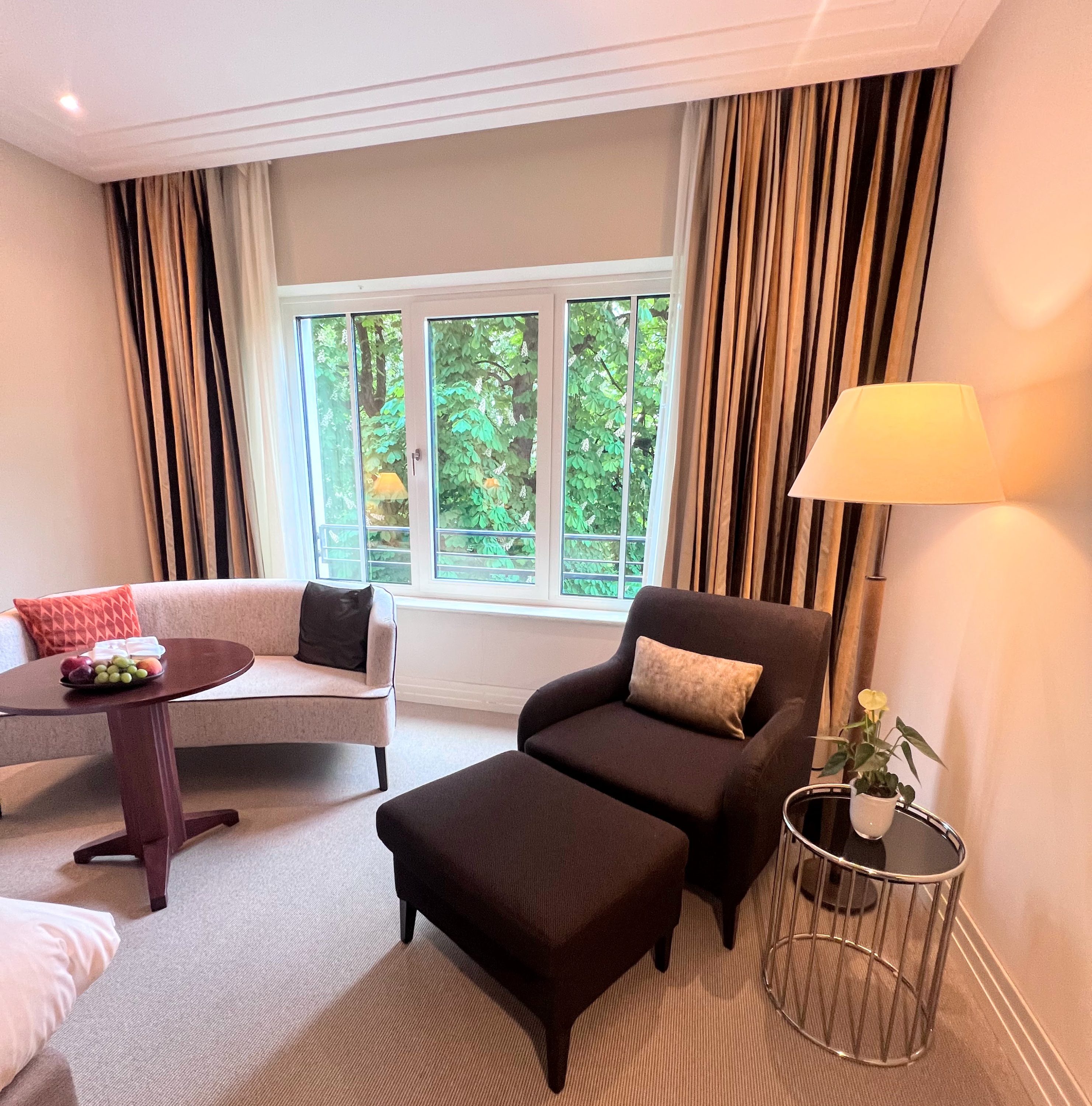 The Charles Hotel Munich Deluxe Park View Room sitting area The Charles Hotel Munich Deluxe Park View Room sitting area