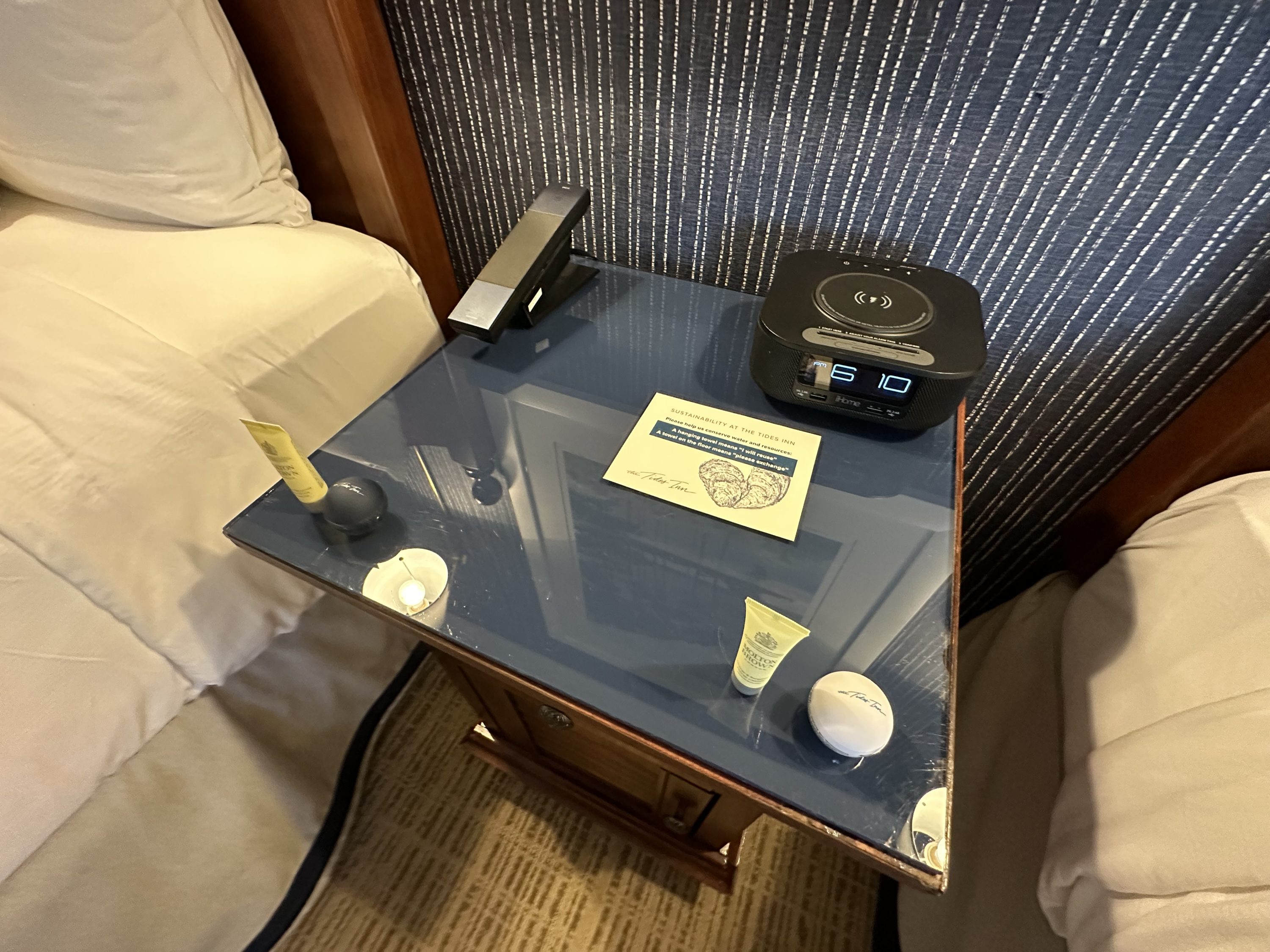 Tides Inn Bedstand Tides Inn Bedstand