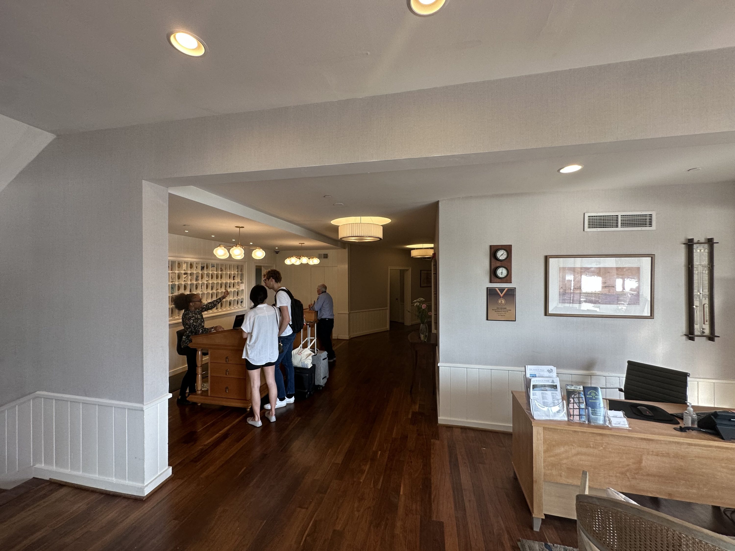 Tides Inn Front Desk Tides Inn Front Desk