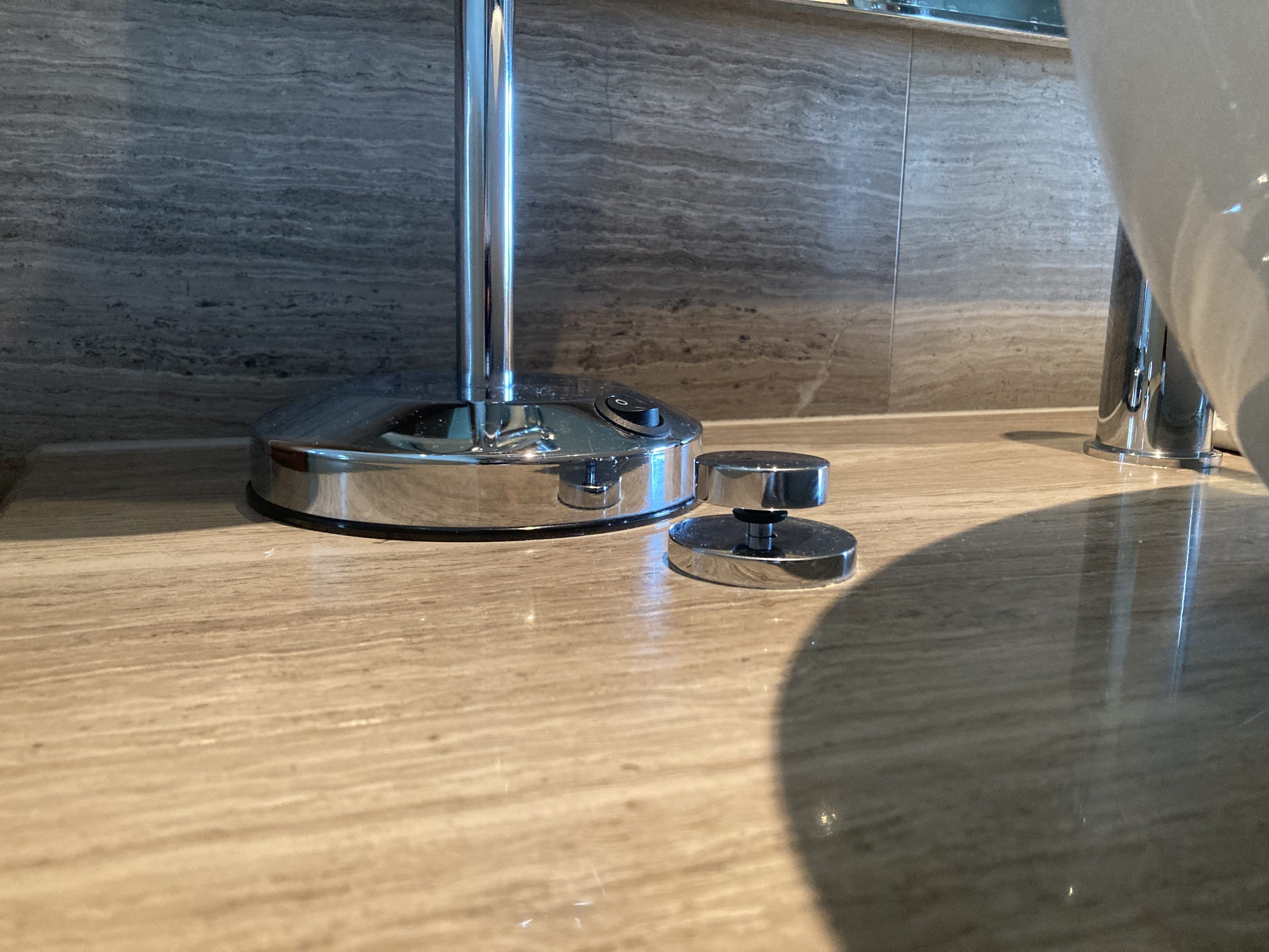 Hyatt Regency Tokyo bathroom sink stopper