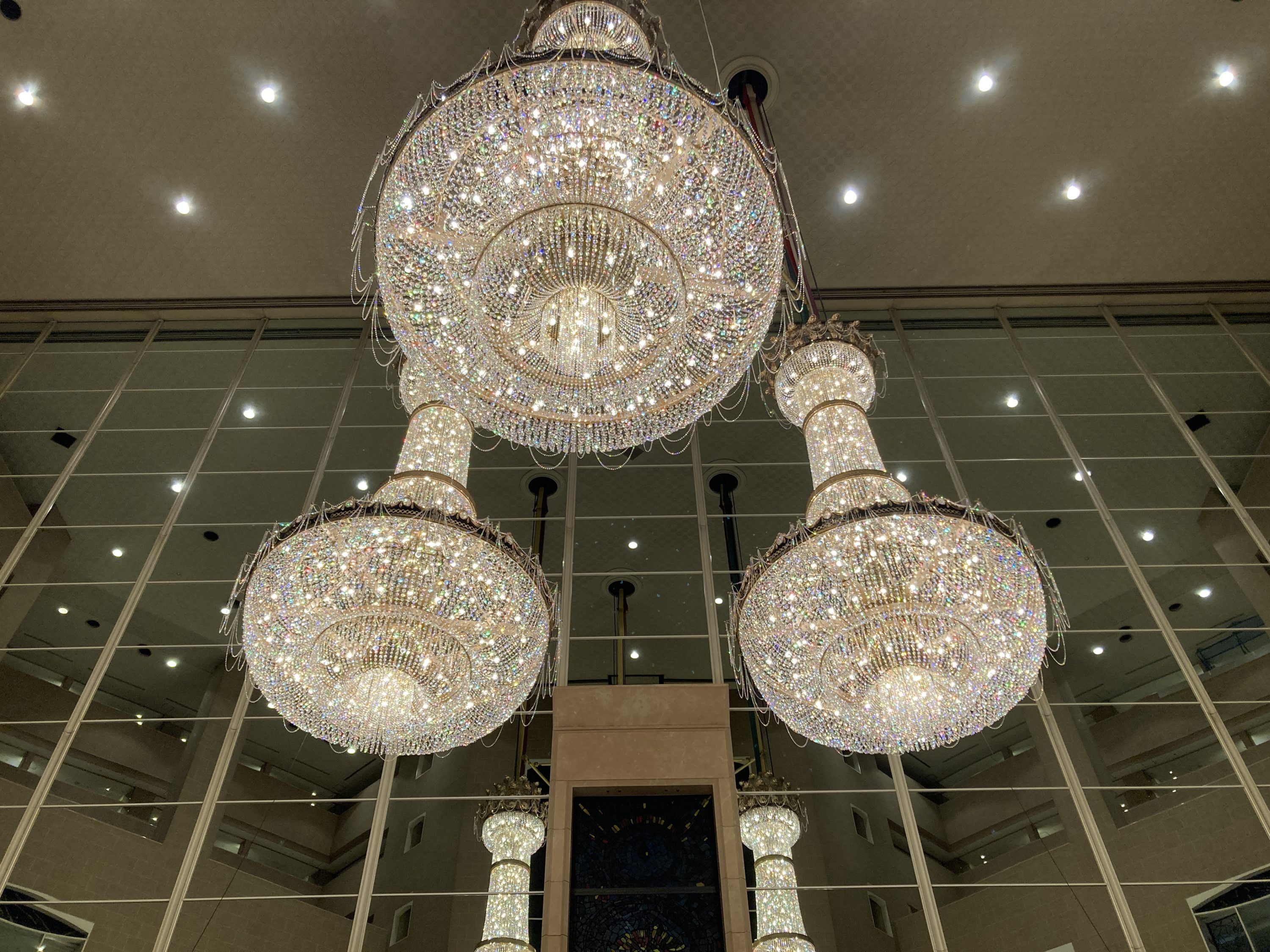 Hyatt Regency Tokyo lobby chandeliers