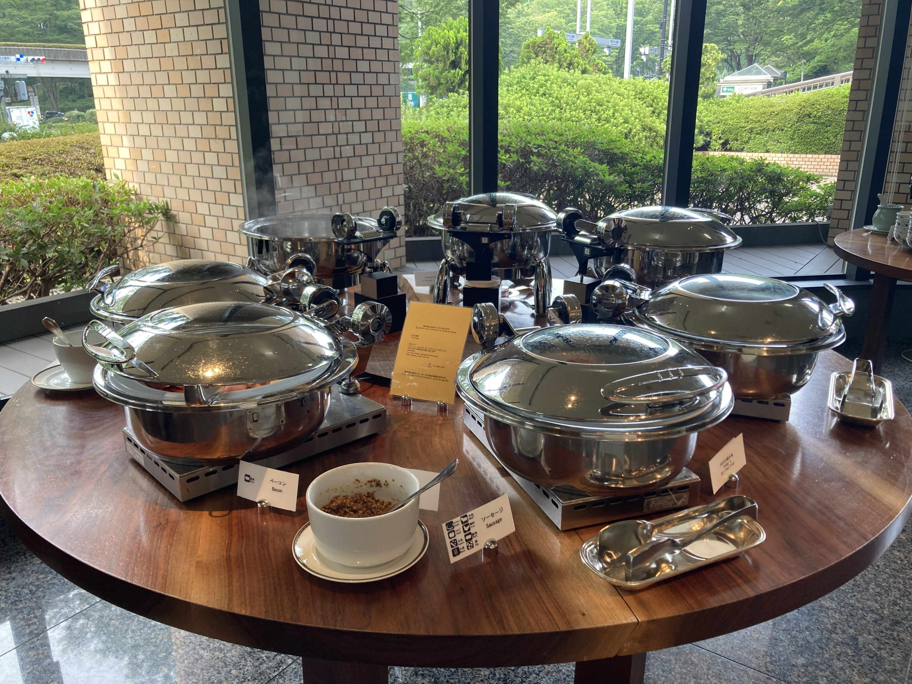 Hyatt Regency Tokyo Vicky's temporary regency club breakfast hot trays