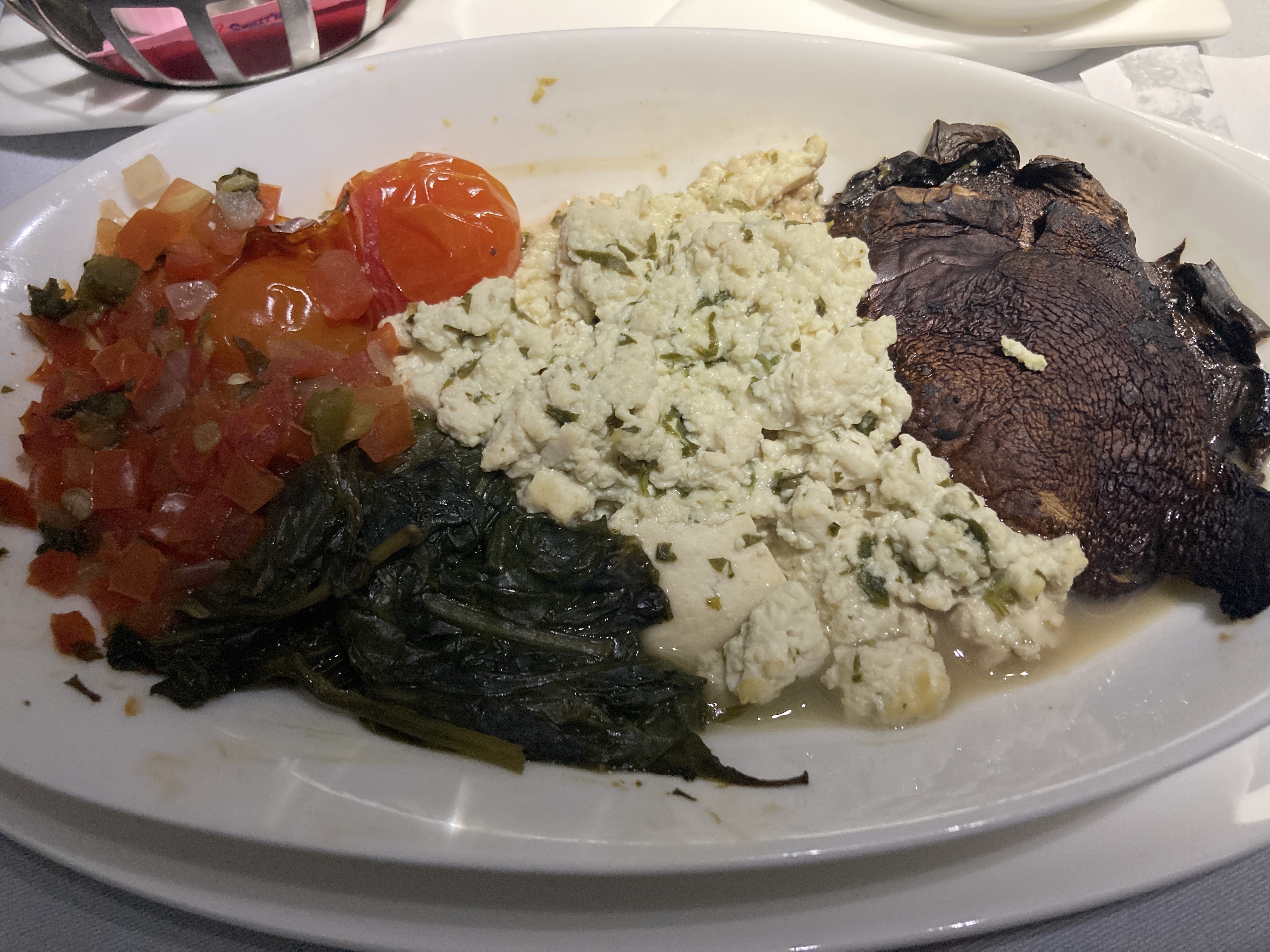 British Airways A350 1000 Club Suites review LAS LHR breakfast hot dish 