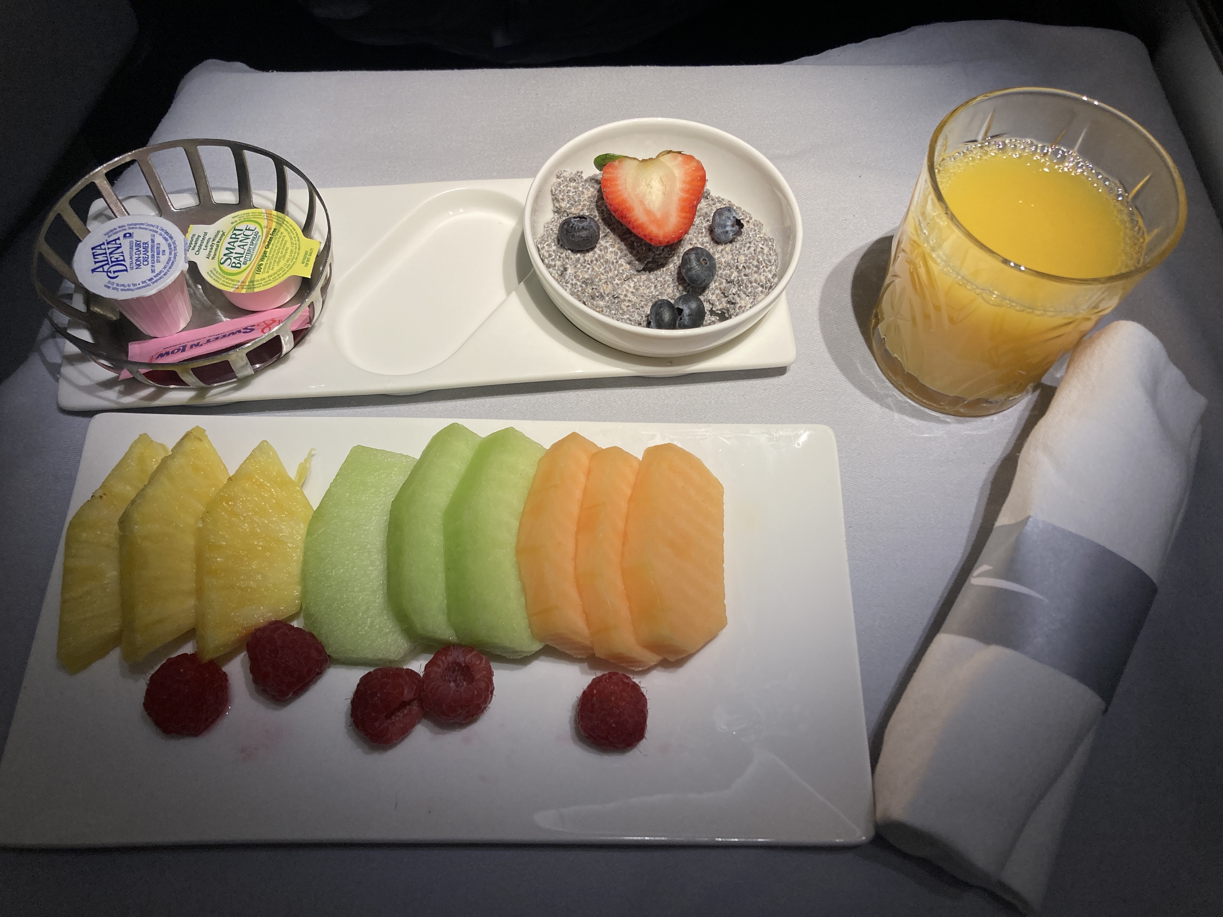 British Airways A350 1000 Club Suites review LAS LHR breakfast starters 