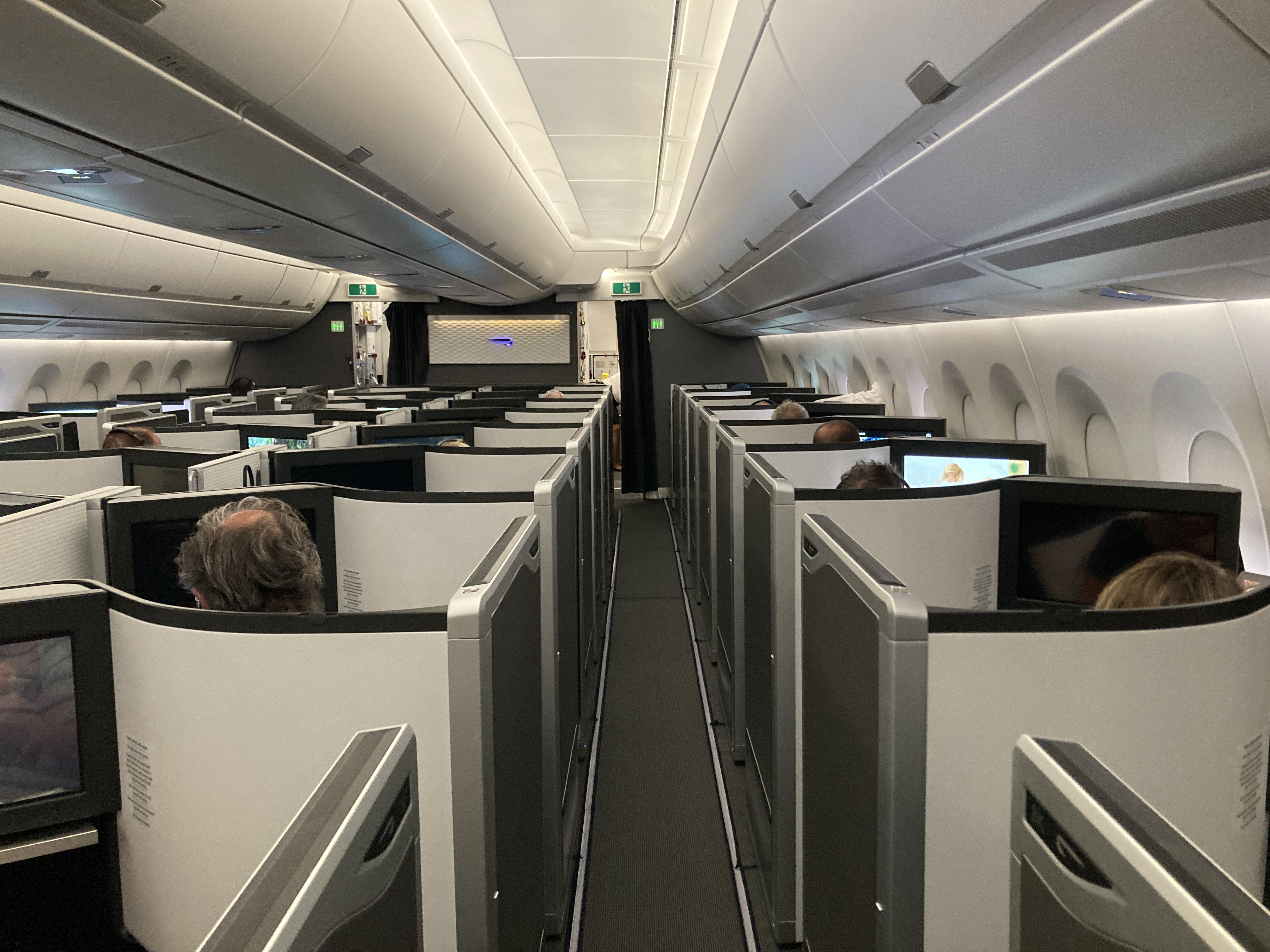 British Airways A350 1000 Club Suites review LAS LHR cabin 1