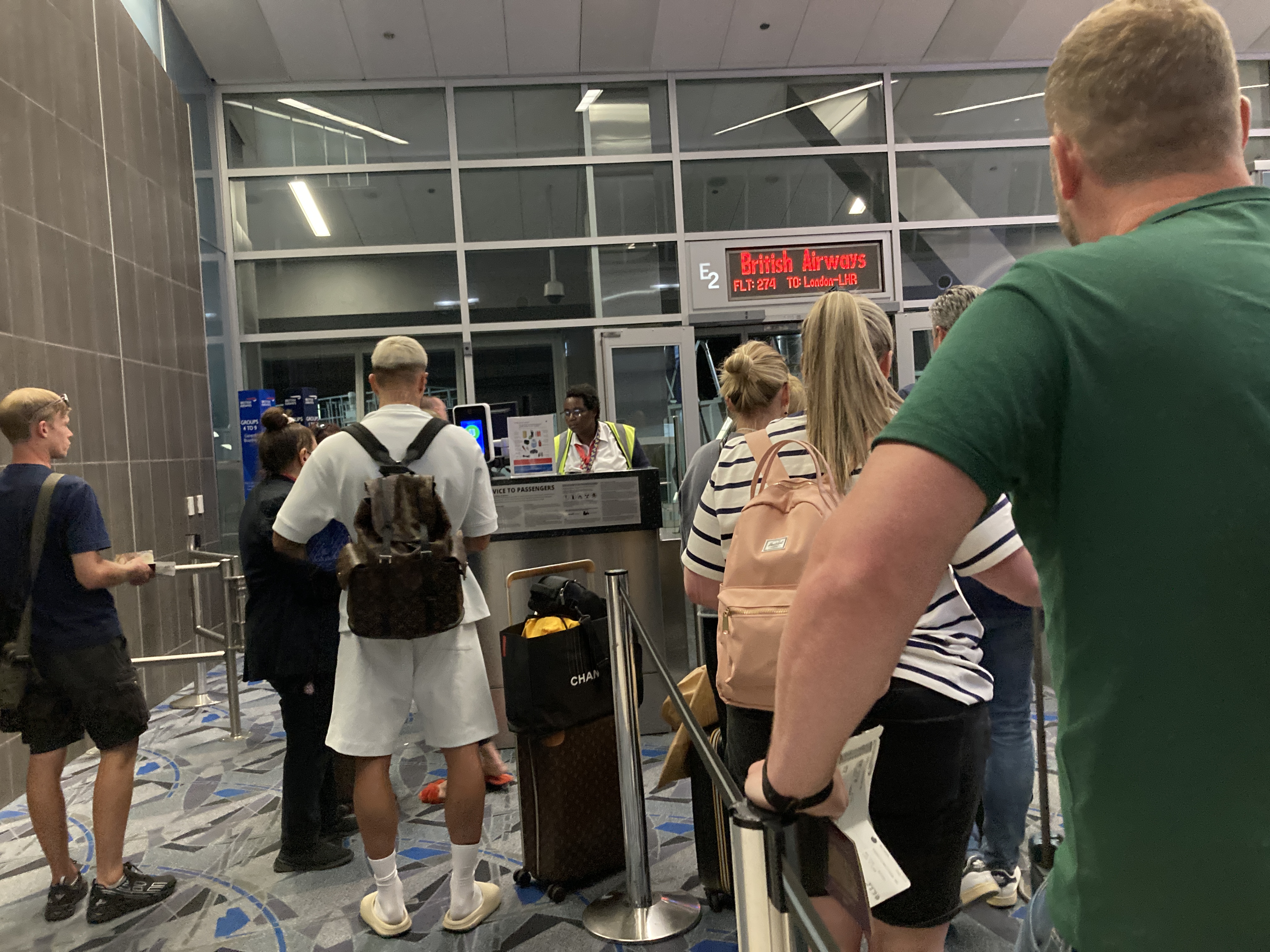 British Airways A350 1000 Club Suites review LAS LHR disorganized boarding 