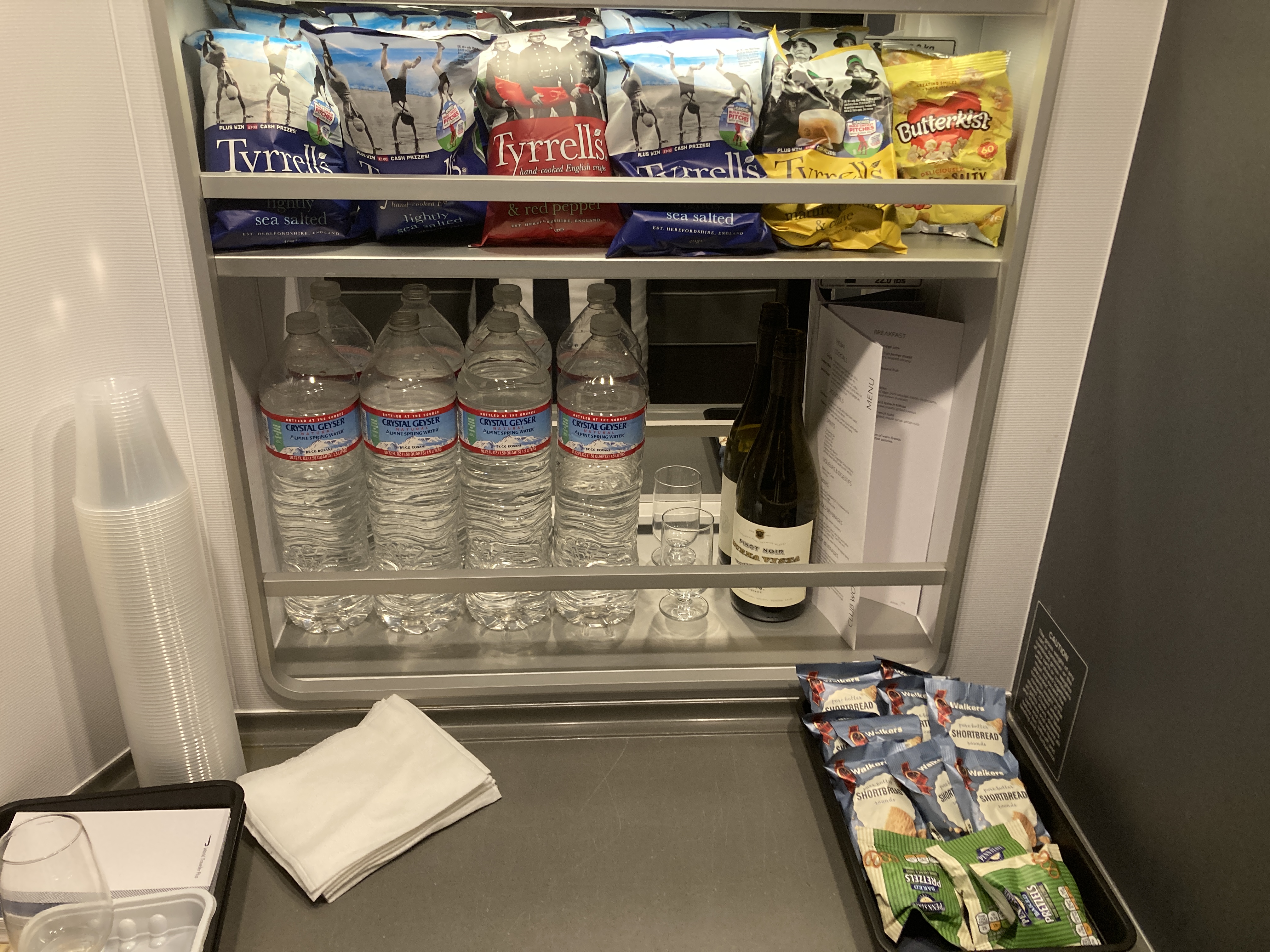 British Airways A350 1000 Club Suites review LAS LHR galley snacks