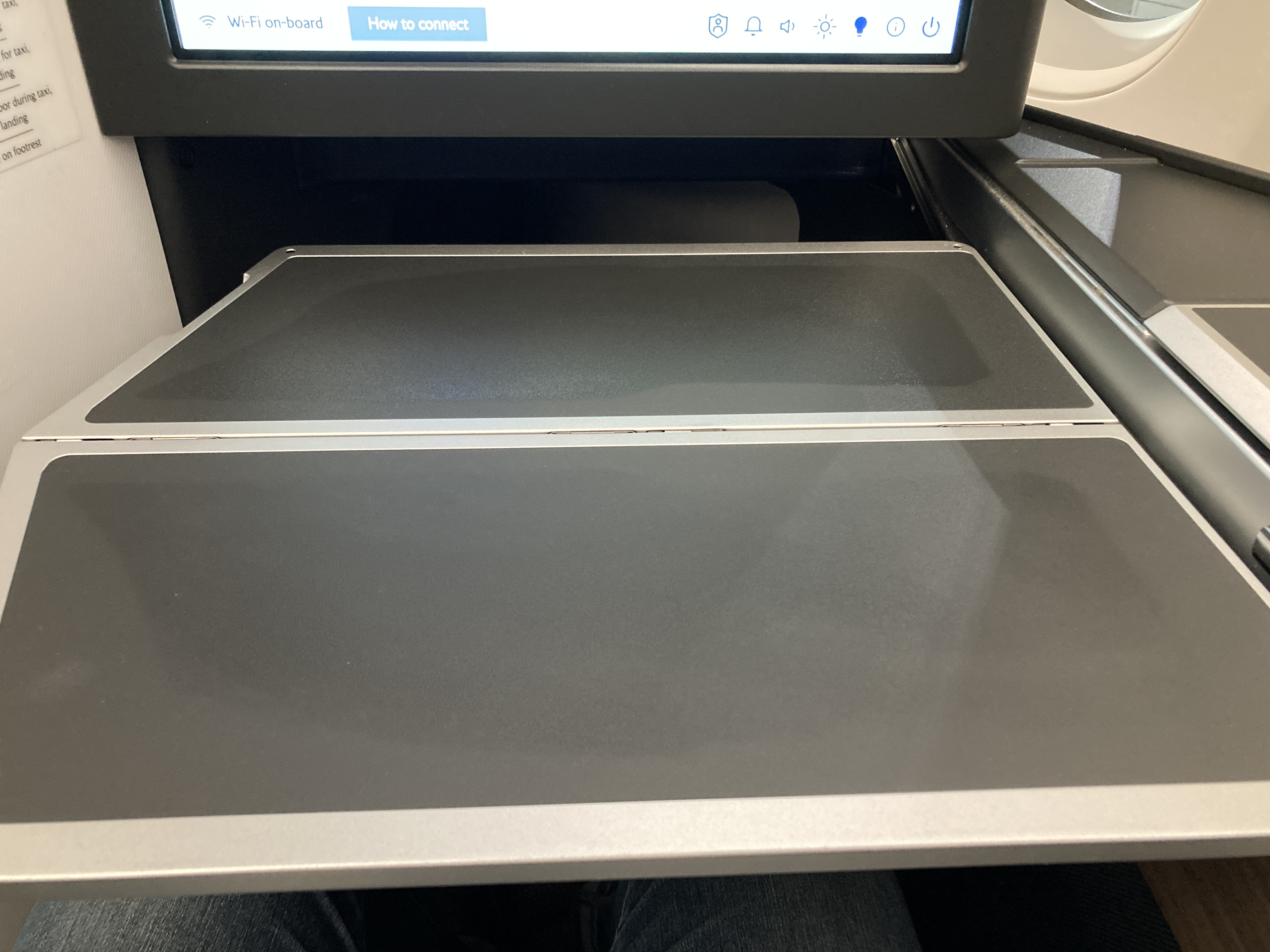 British Airways A350 1000 Club Suites review LAS LHR slide out tray table unfolded